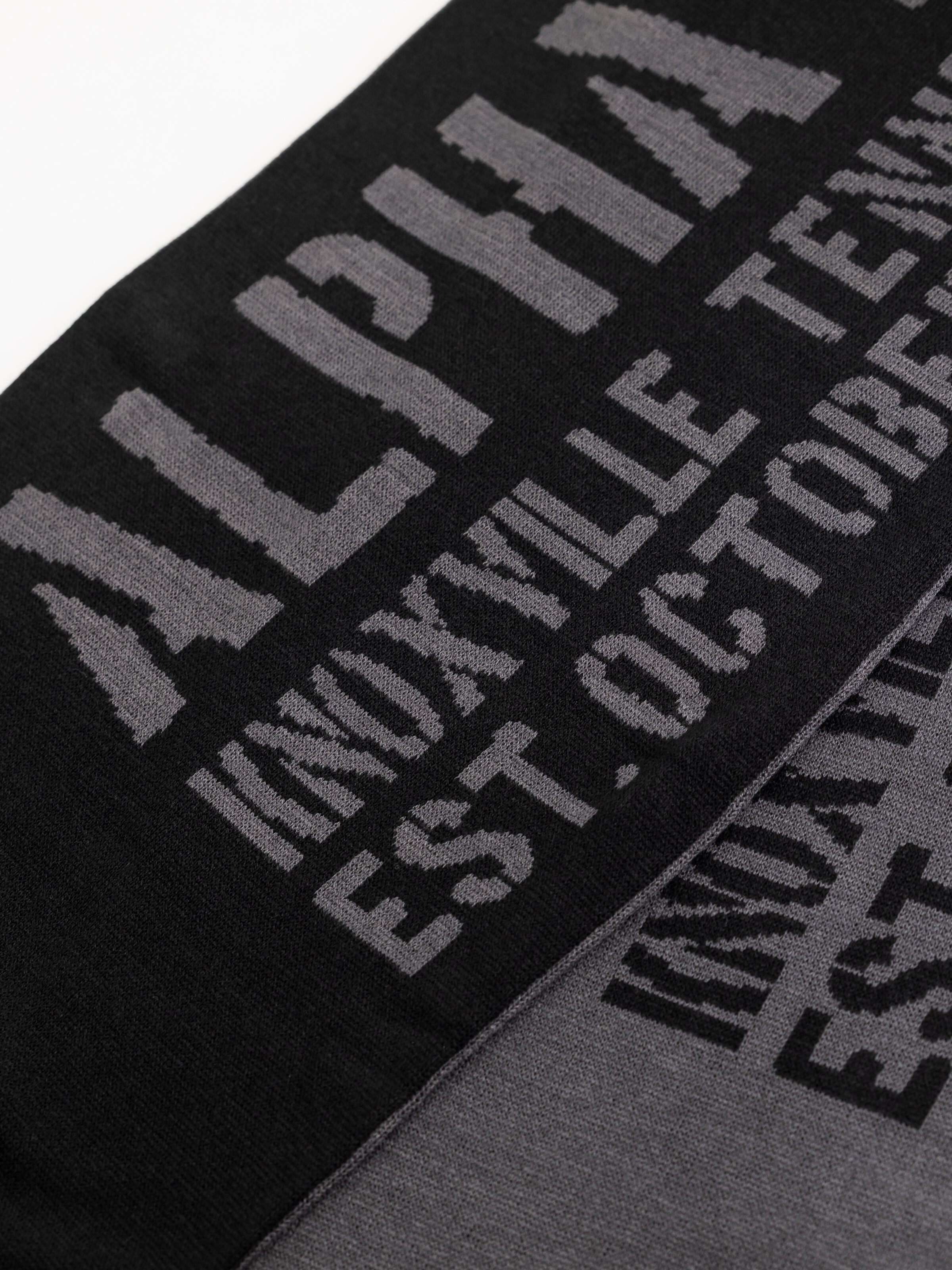 Banner Scarf black 268906_03_3_detail_00001_230543
