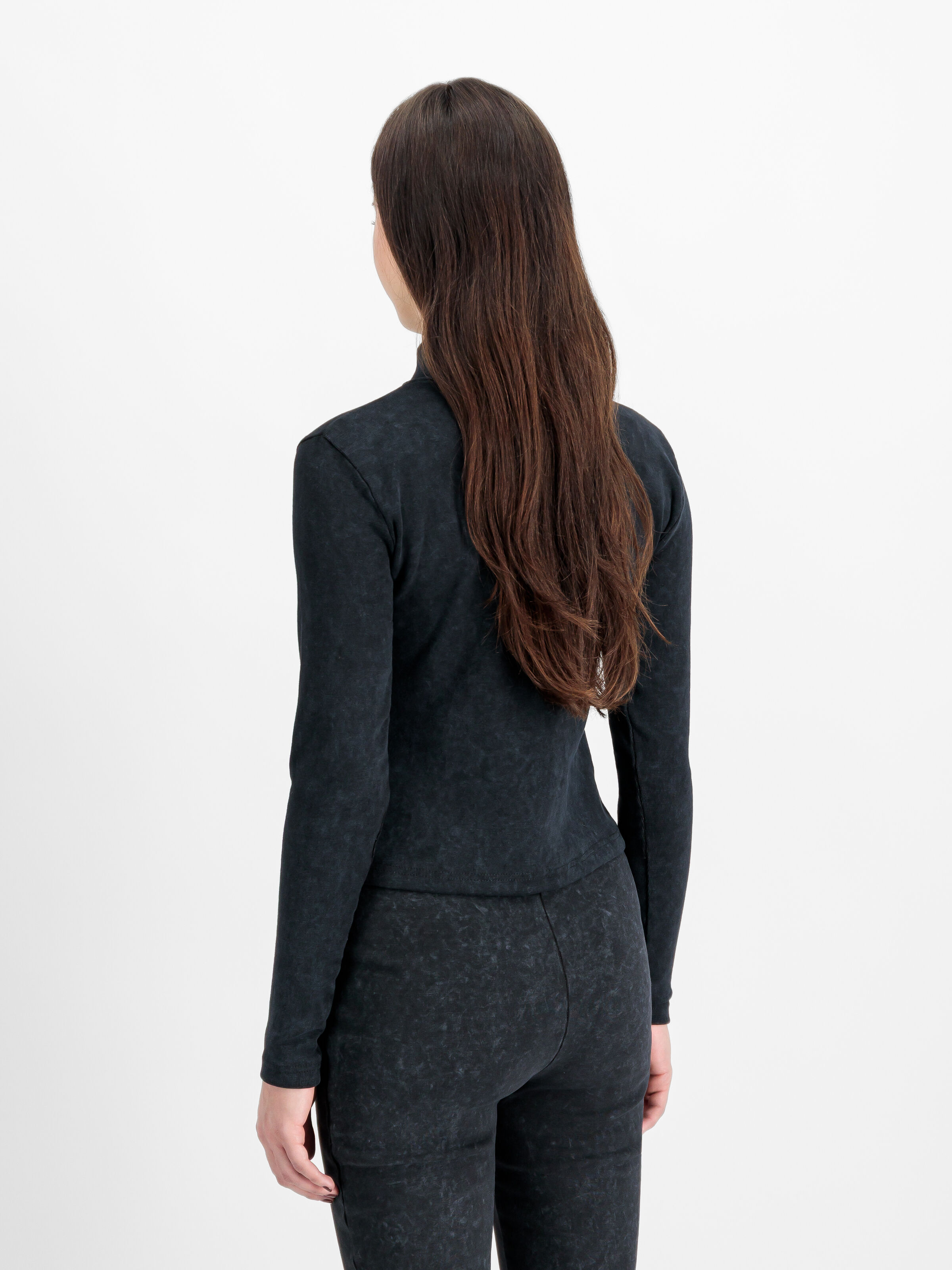 World Cut Out Longsleeve Women black 266090_03_2_model_00003_212411