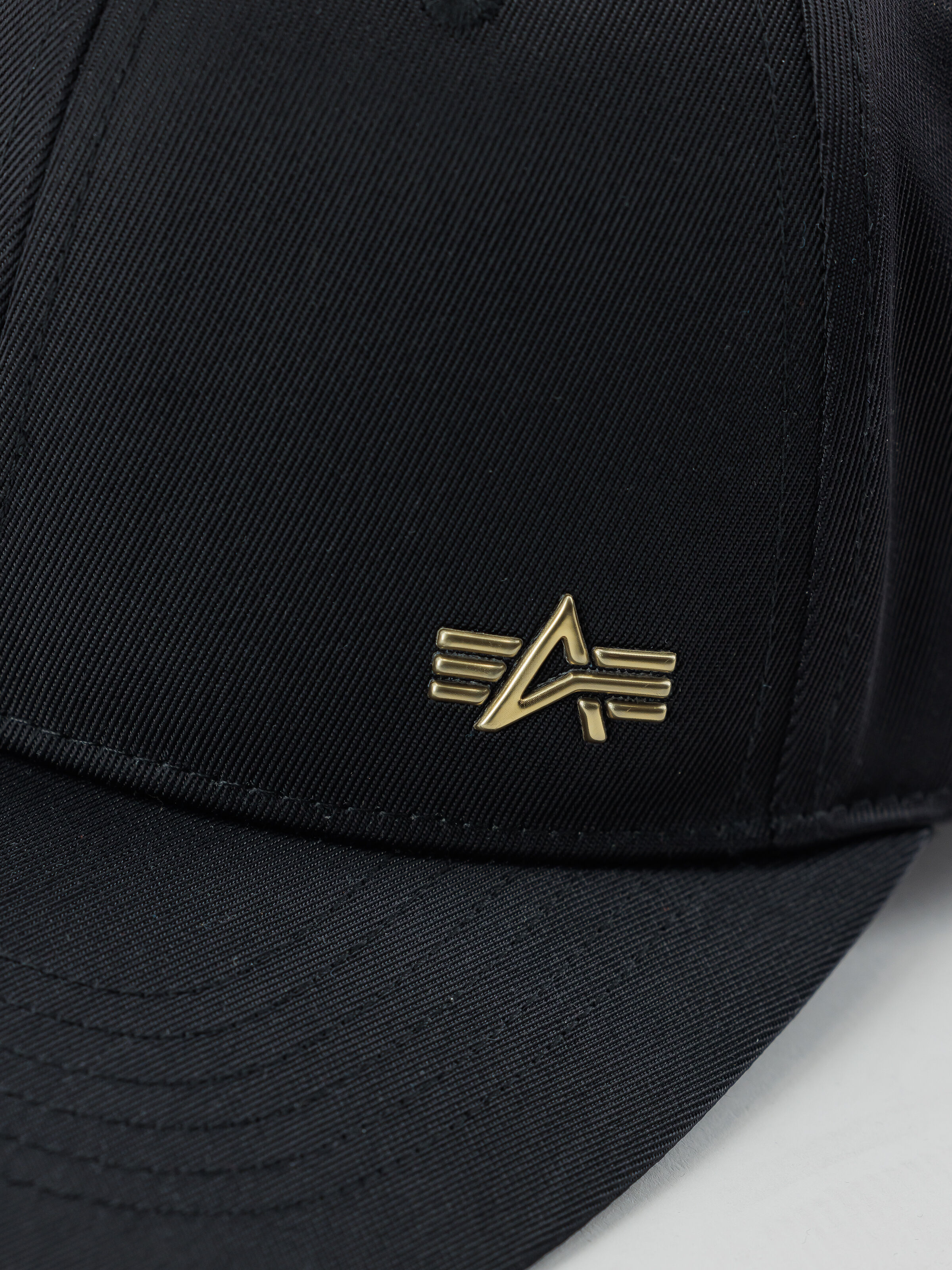 Metal Label Cap black/shiny gold 156905_533_3_detail_00003_141587