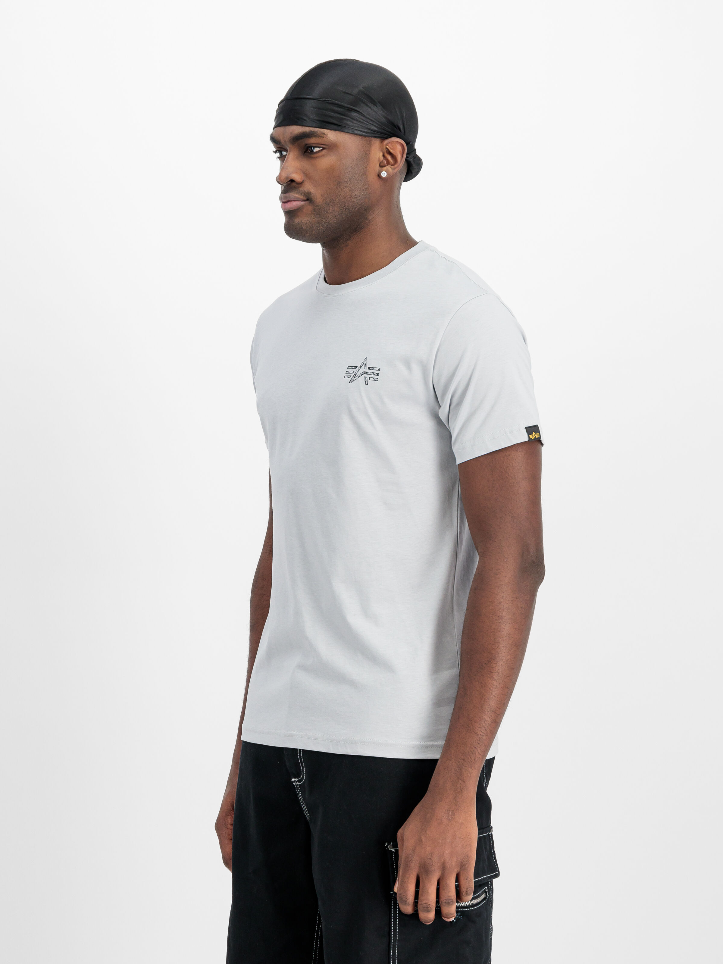 Signature Backprint T-Shirt pastel grey 148516_666_2_model_00002_160389