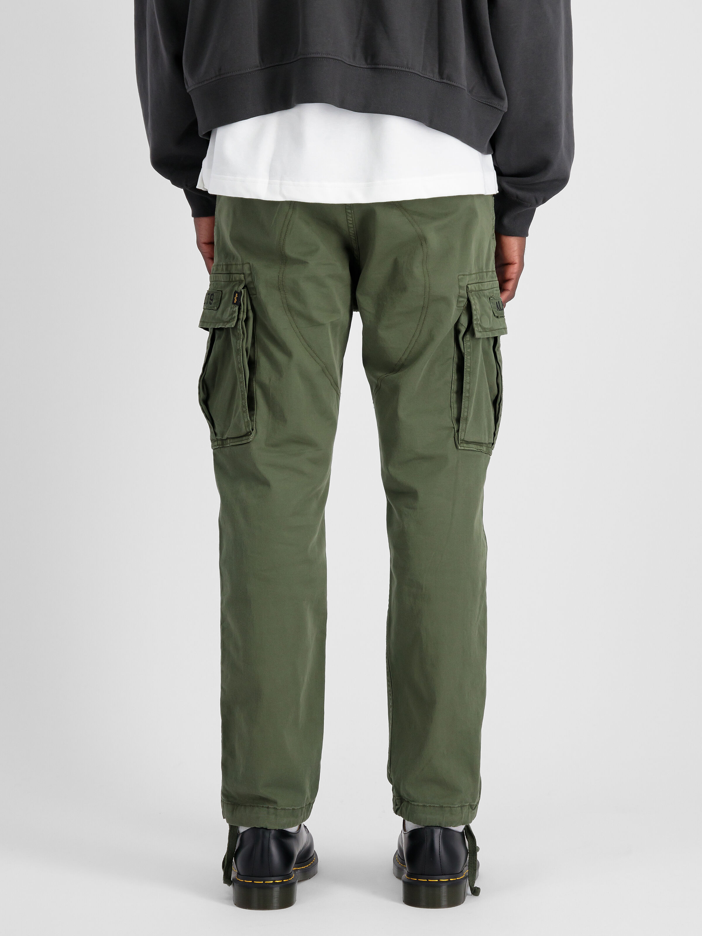 Squad Pant dark olive 188202_142_2_model_00005_219017