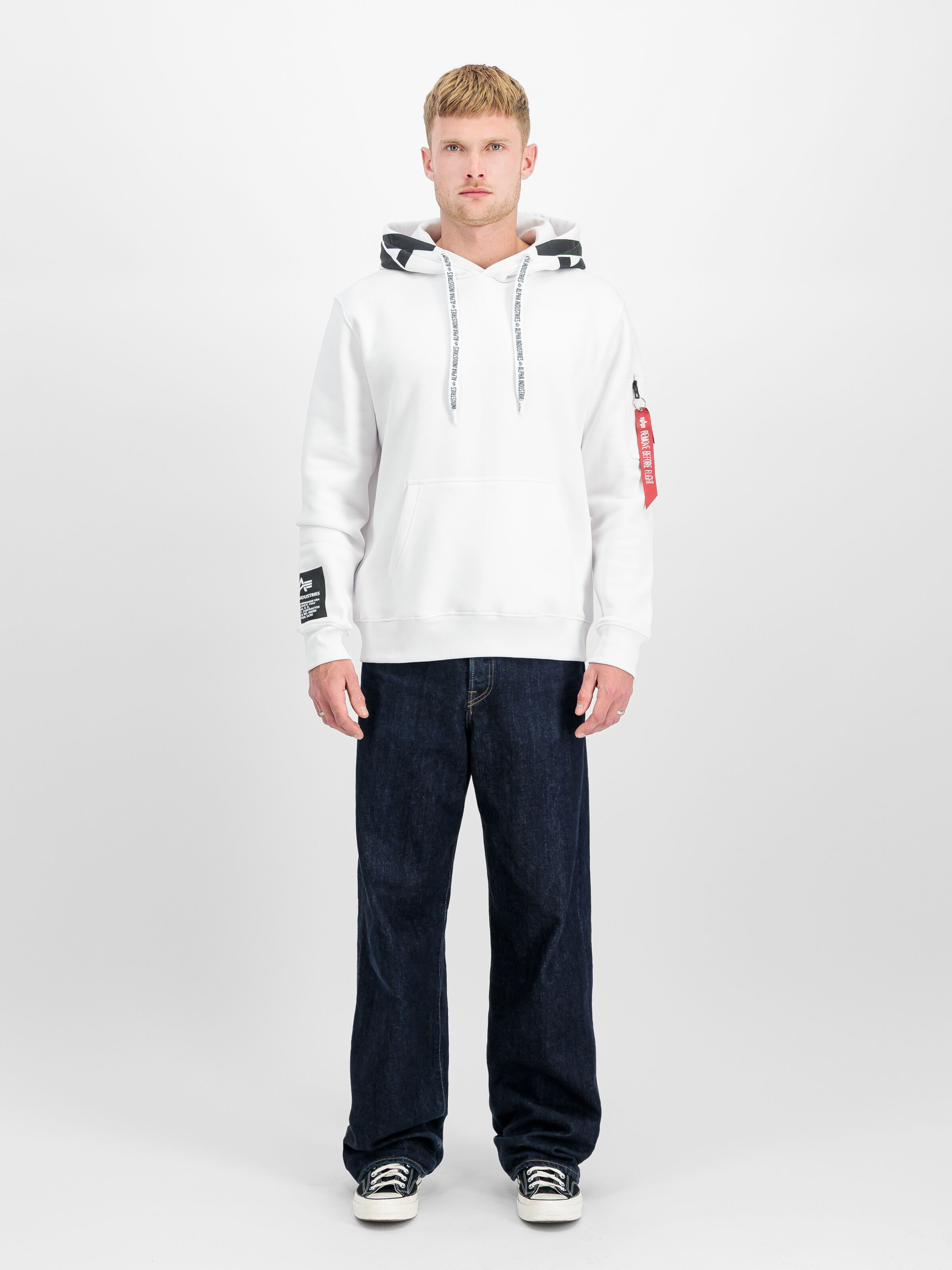 Alpha Hoodie white/black 126803_92_2_model_00001_190932