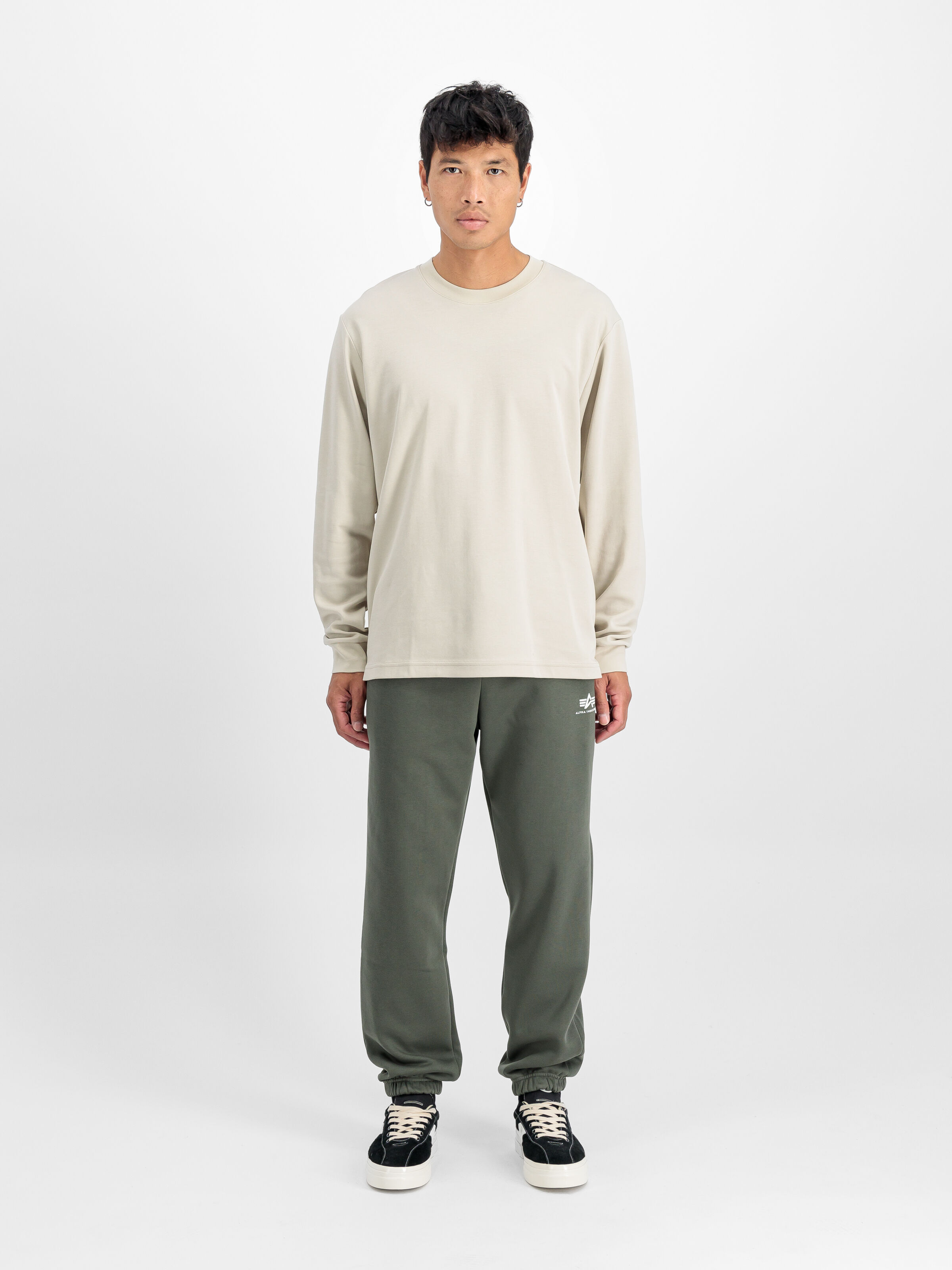 Basic Small Logo II Jogger dark olive 156370_142_2_model_00001_118093