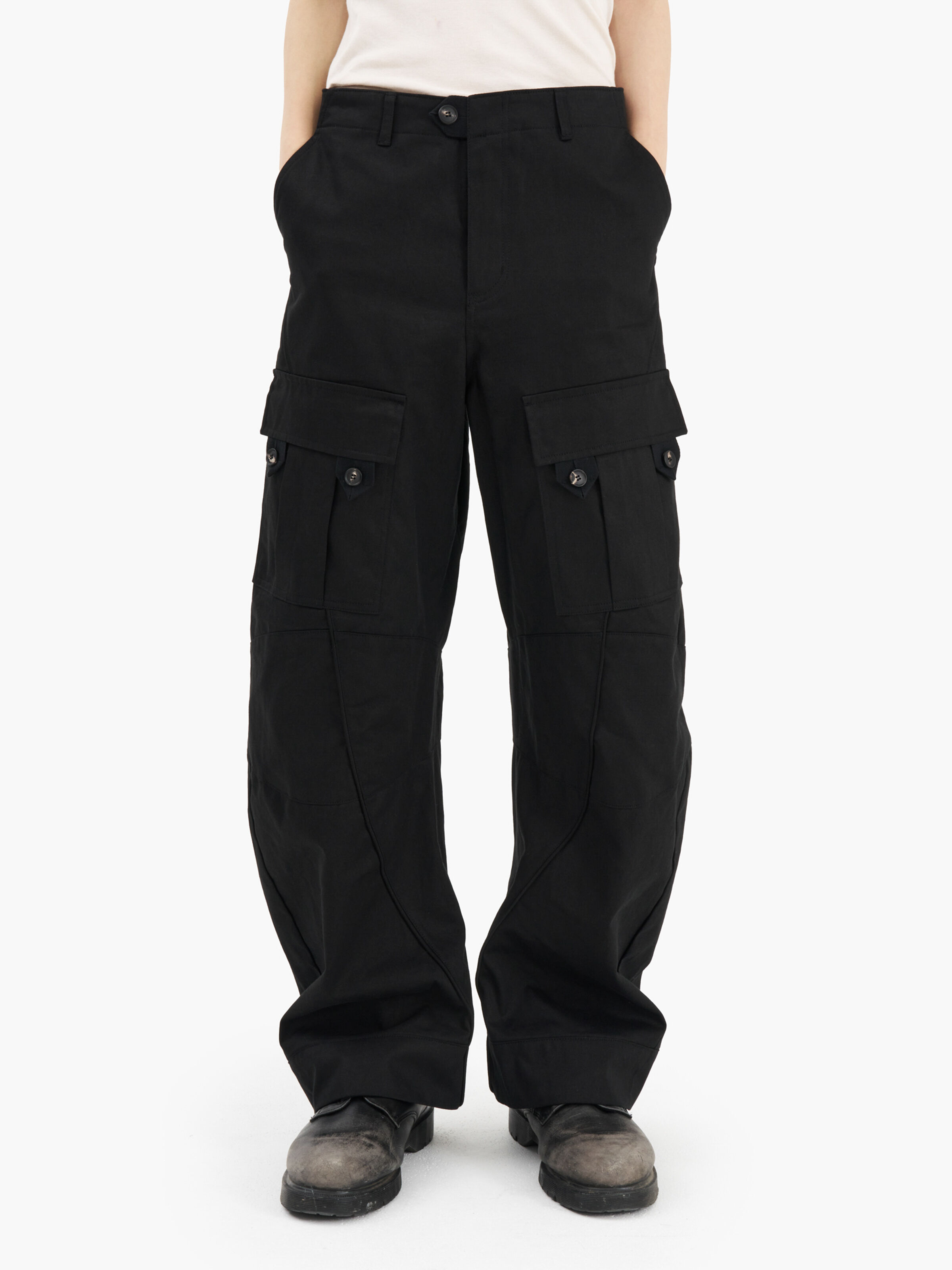 ALPHA X JIYOUNG KIM CURVED MULTI-POCKET TROUSERS black 156270_03_2_model_00001_157215