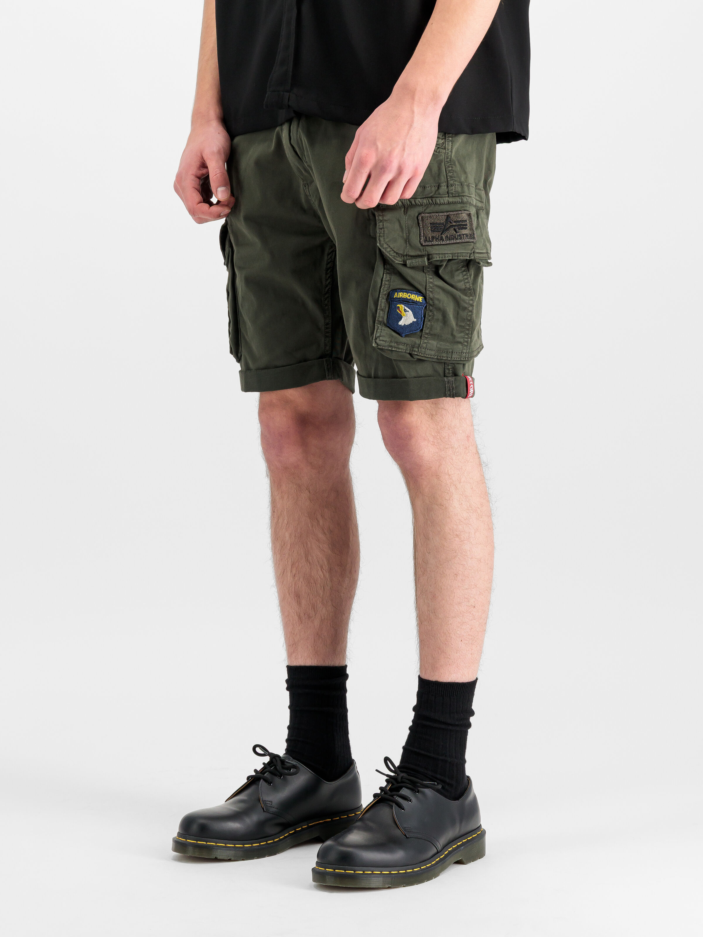 Crew Patch Short greyblack 186209_136_2_model_00002_216016.jpg