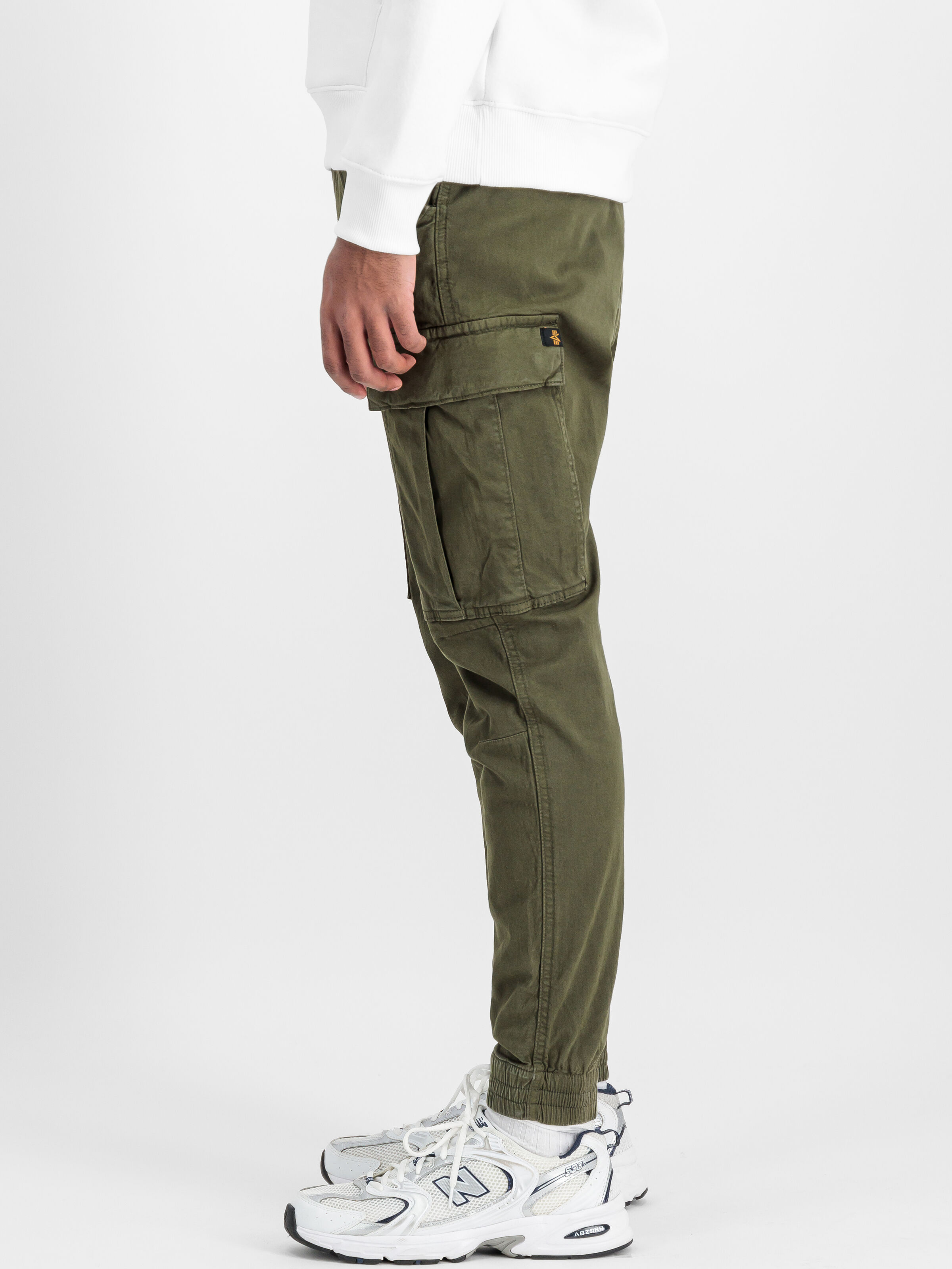 Airman Pant dark olive 188201_142_2_model_00004_217037