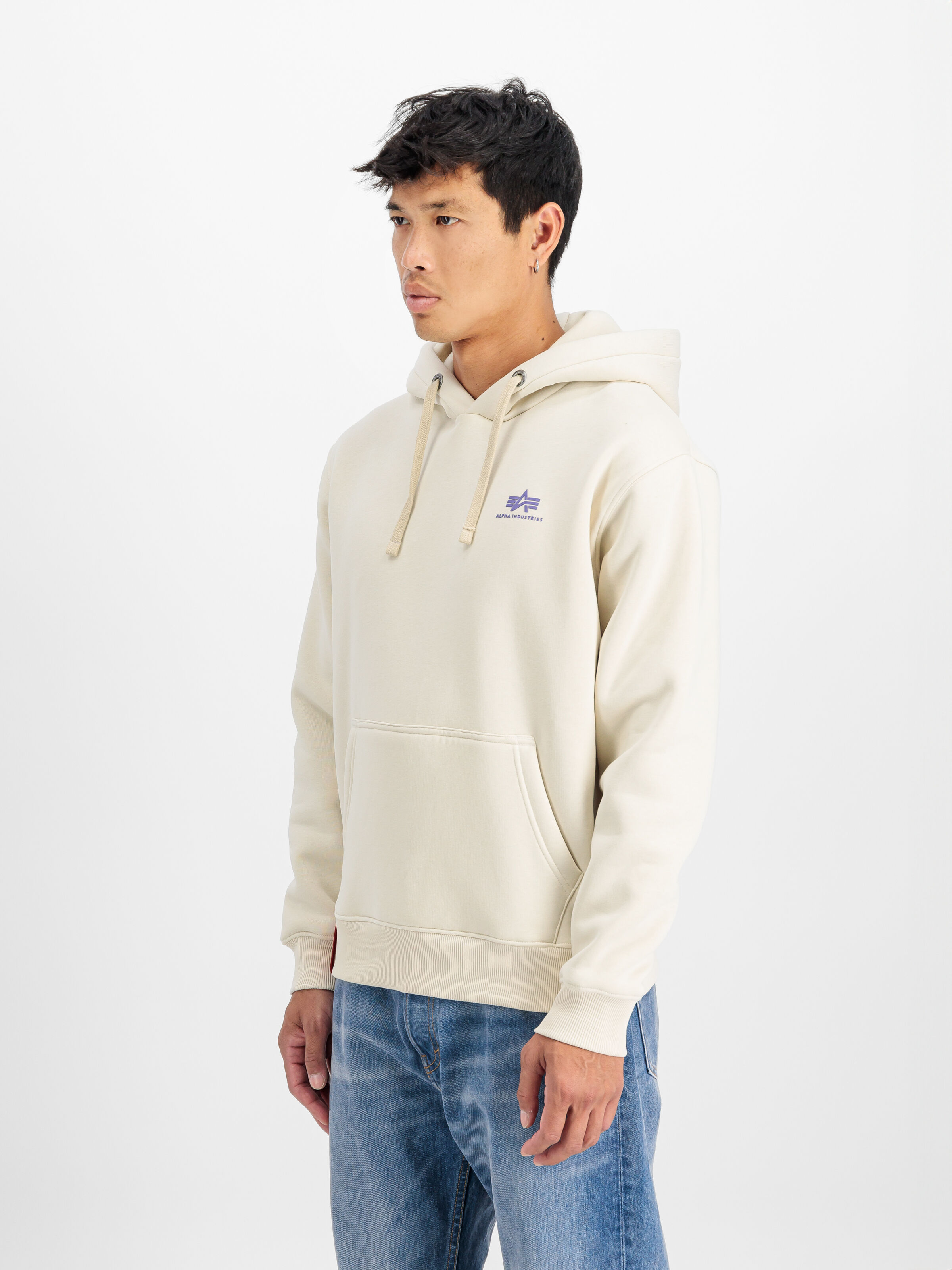 Basic Small Logo Hoodie vintage white 196318_300_2_model_00003_117589