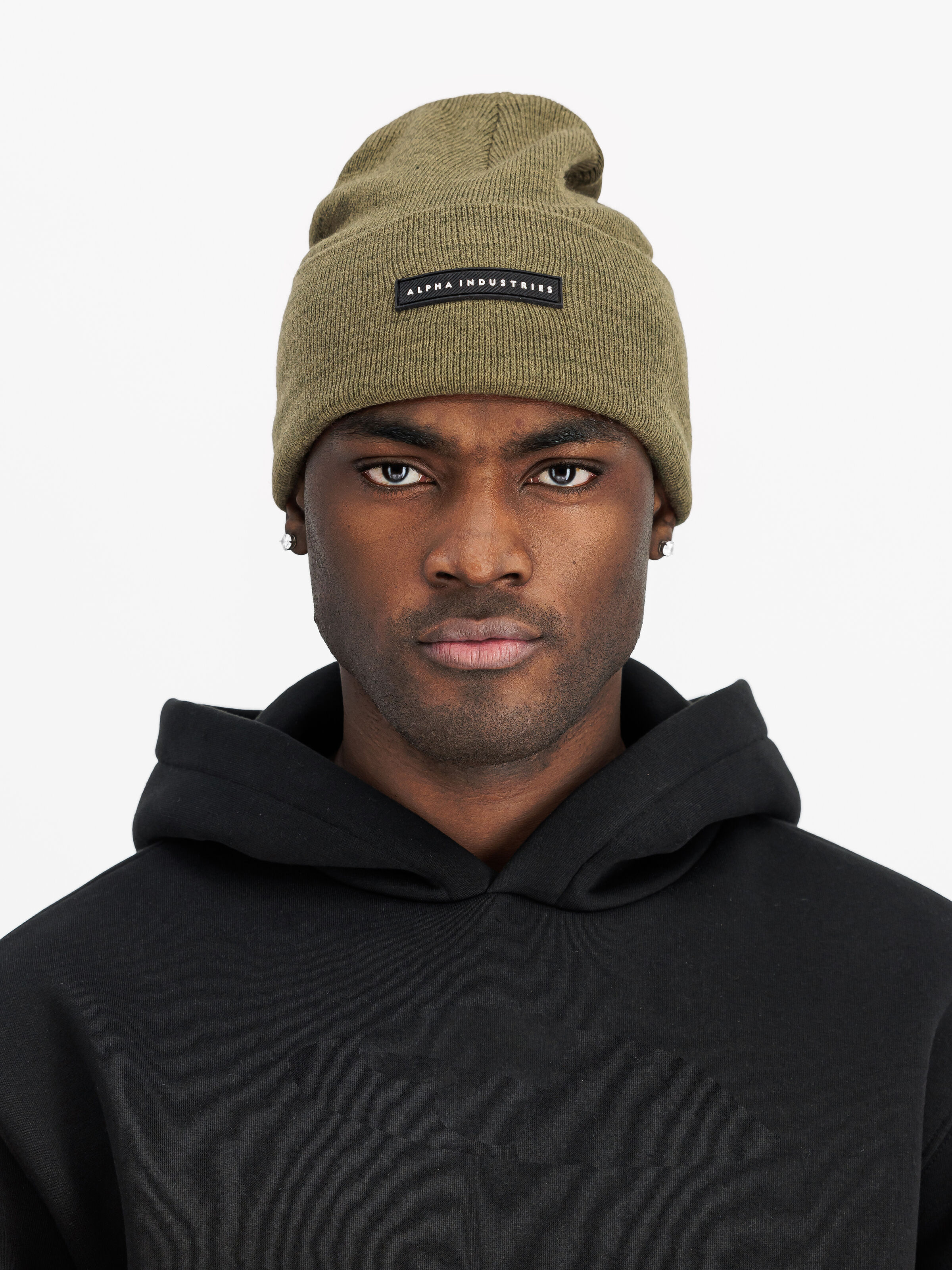 Rubber Logo Beanie dark olive 258902_142_2_model_00001_161850
