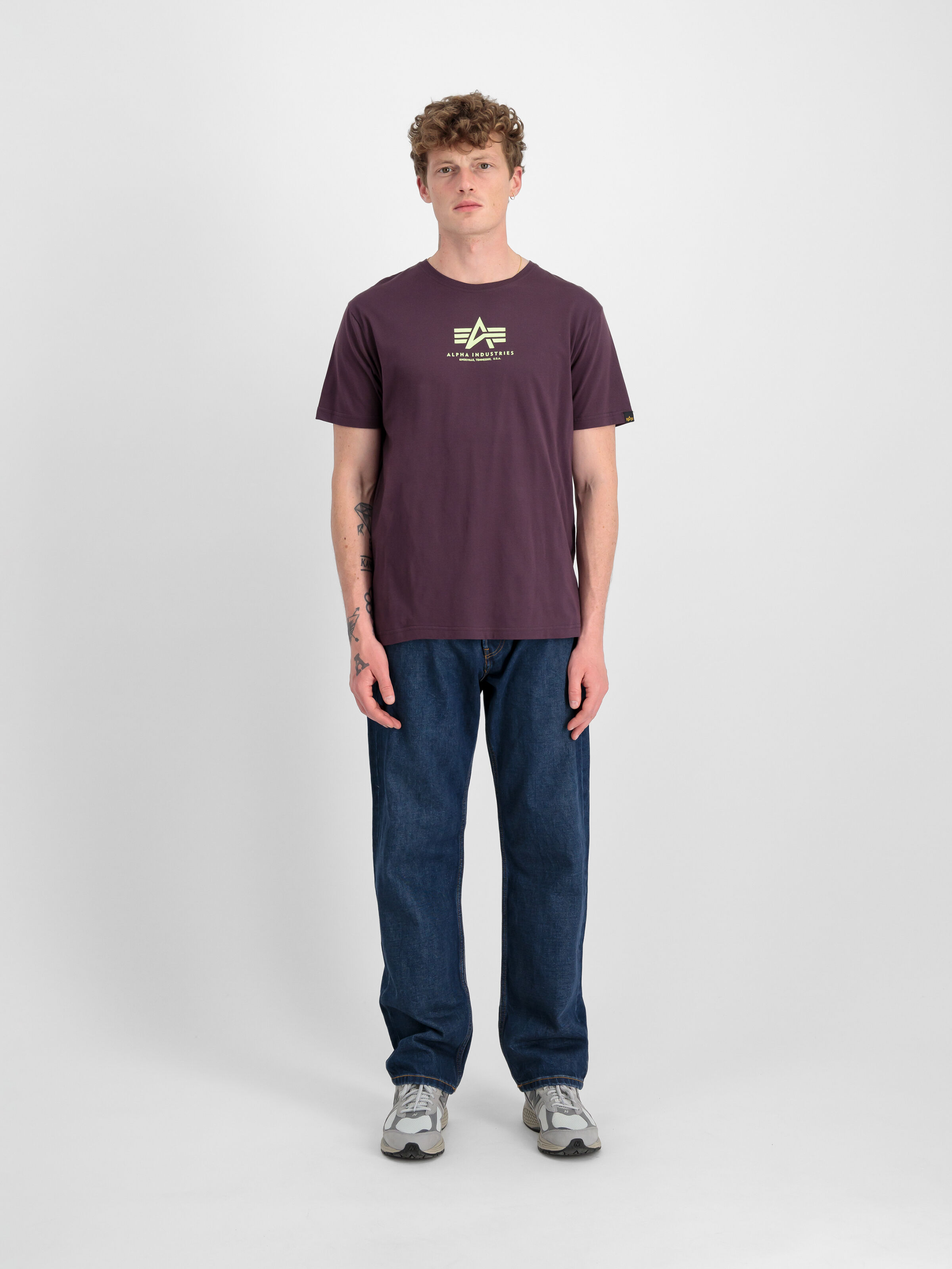 Basic Mid Logo T-Shirt Plum 118533_719_2_model_00001_97253
