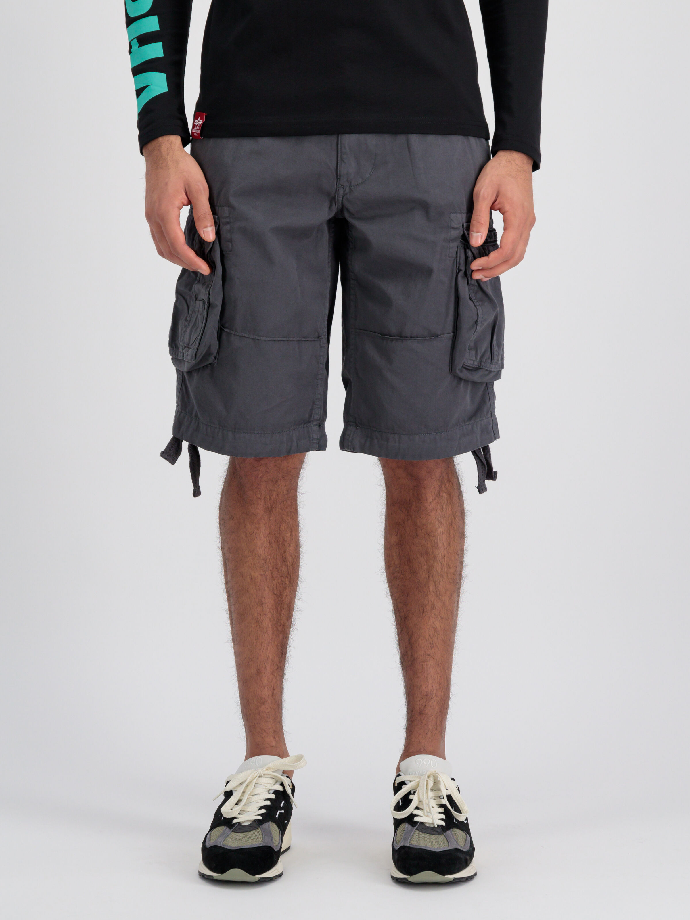 Jet Short vintage grey 191200_684_alpha_industries_jet_short_001_182143