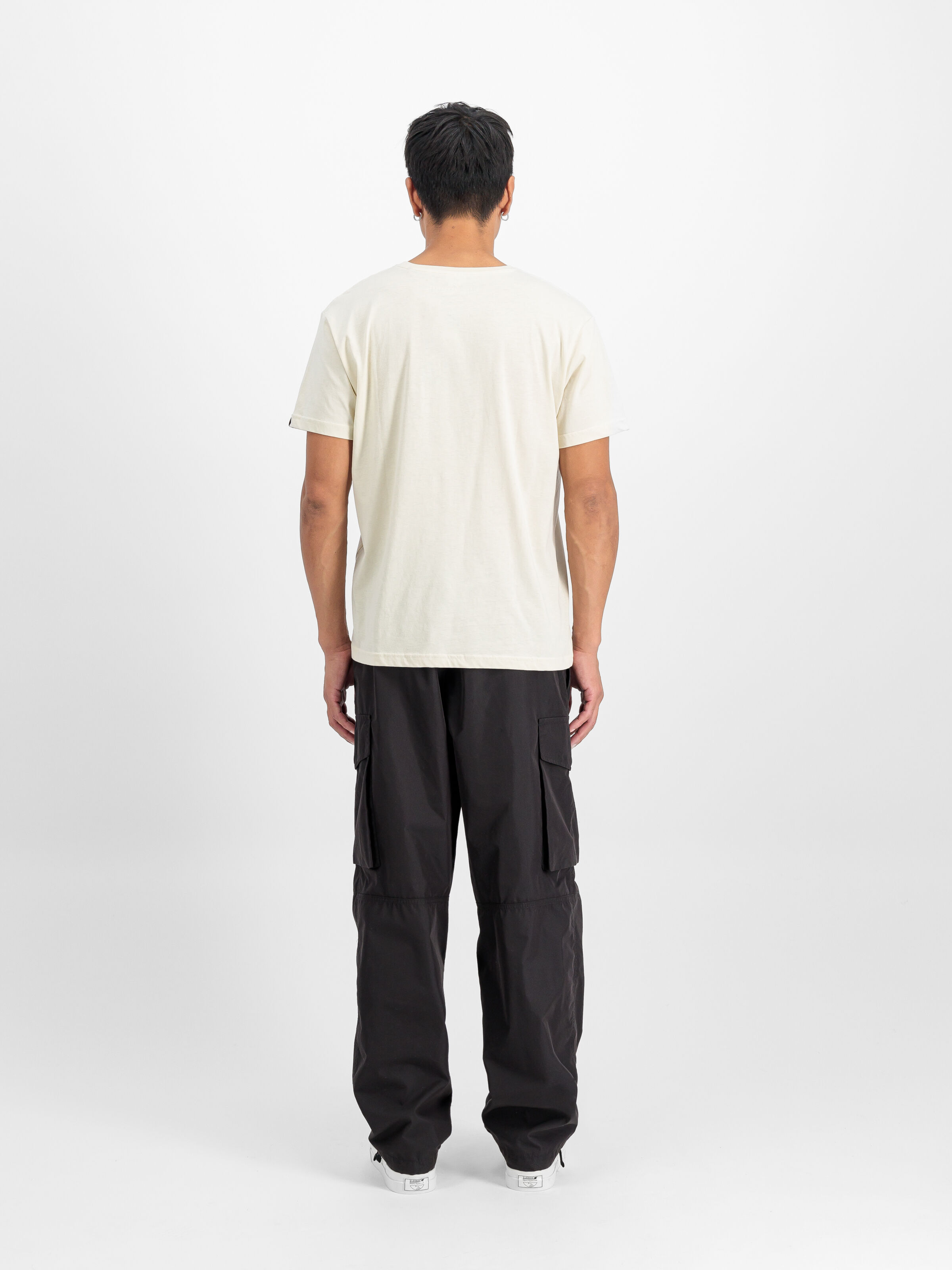 Basic Big Logo Carbon T-Shirt vintage white 100501CB_300_2_model_00002_117863