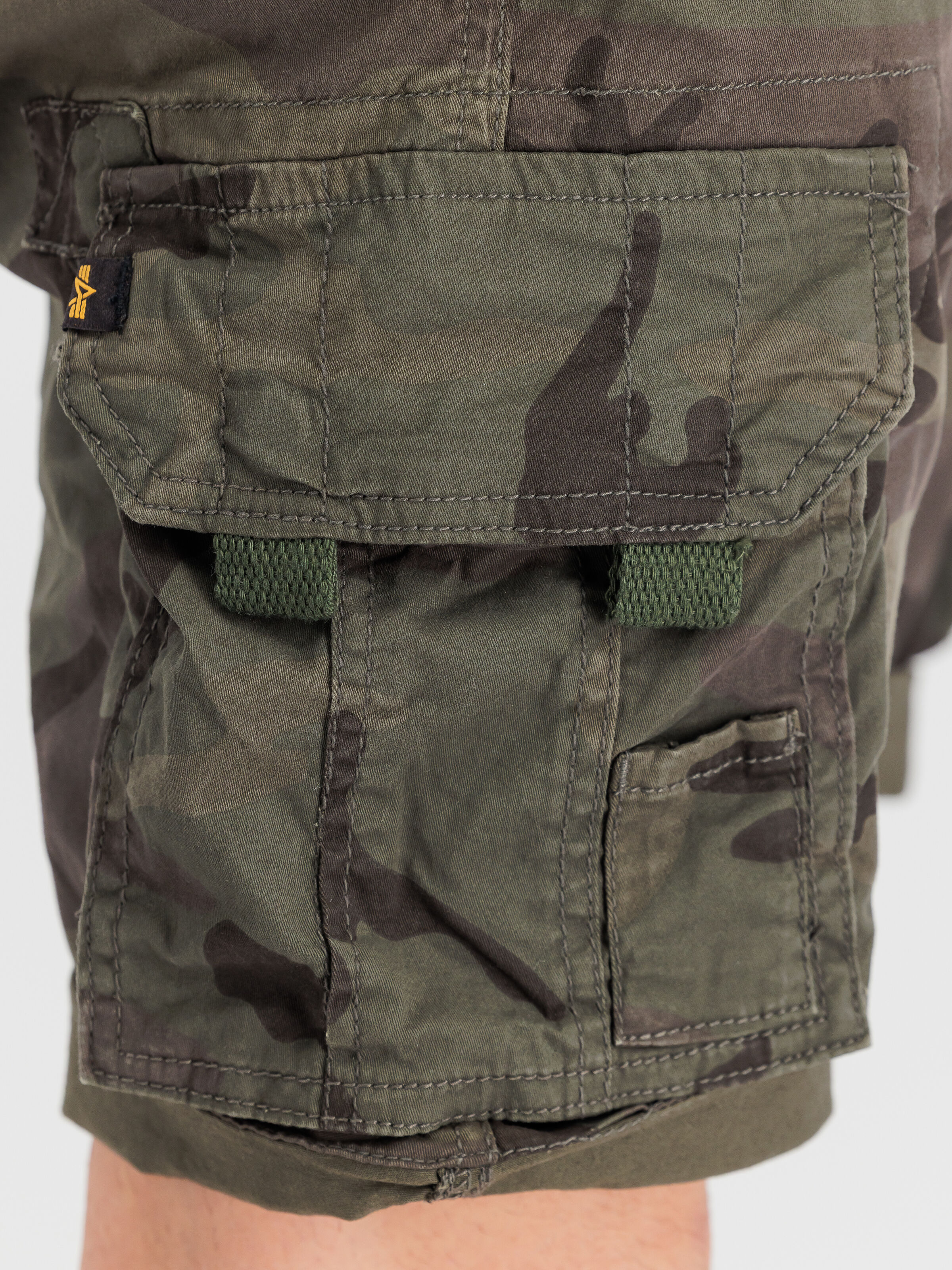 Camo Crew Short dark olive camo 196201_415_3_detail_00001_213587