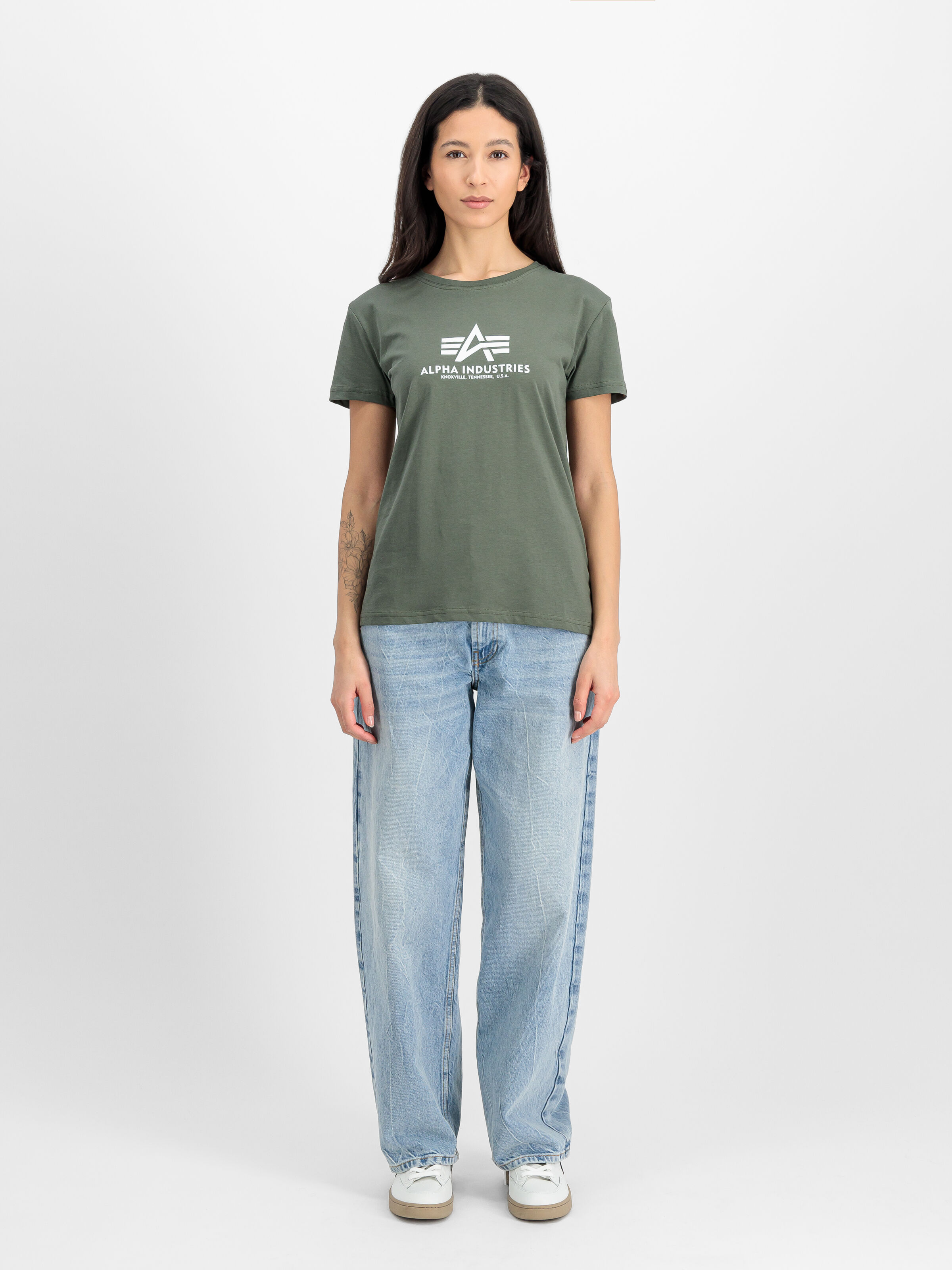 New Basic Big Logo T-Shirt Women dark olive 196051_142_2_model_00001_154614