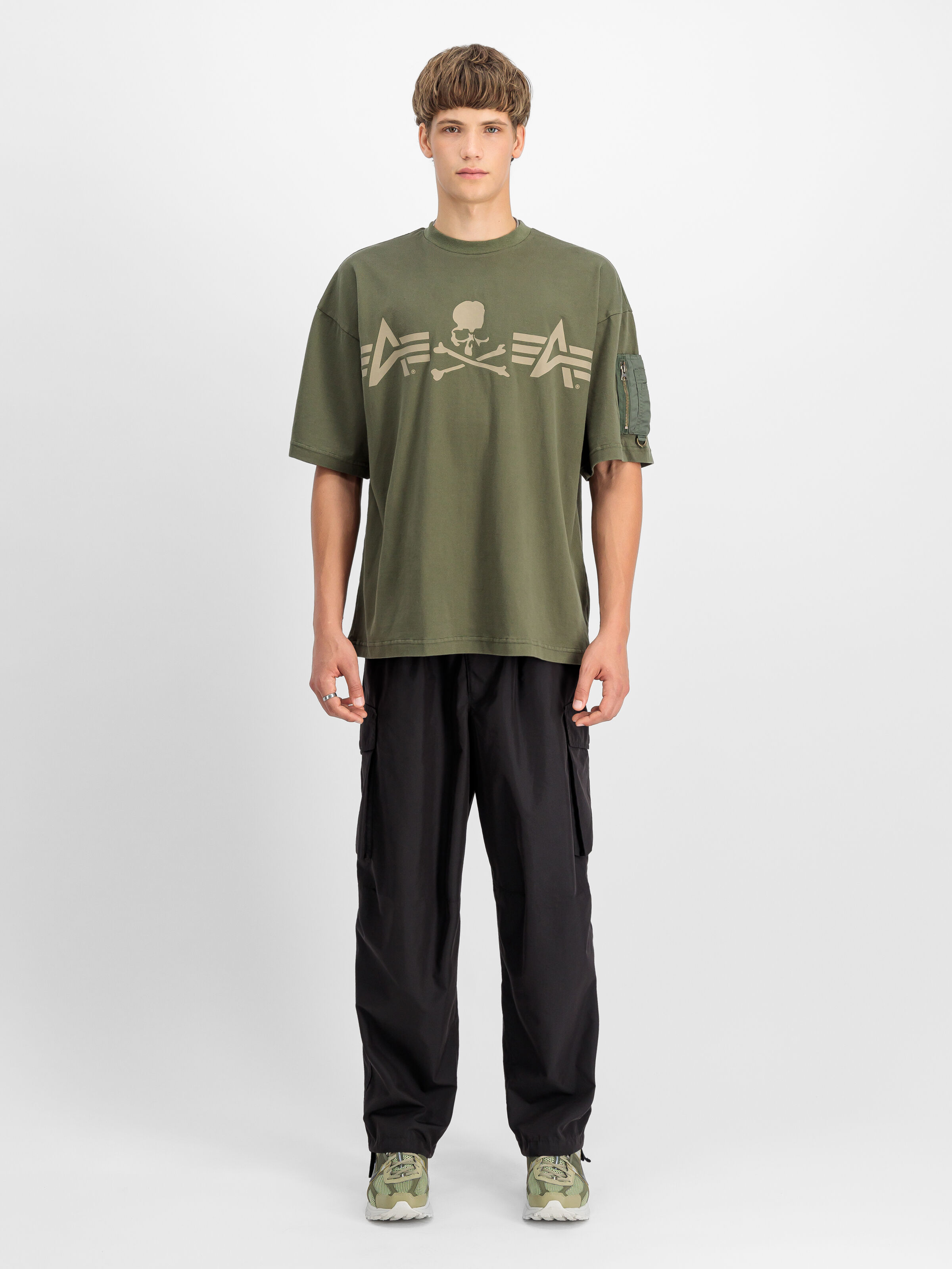 ALPHA X MASTERMIND S/S UTILITY T-Shirt olive 148527_11_2_model_00001_104098
