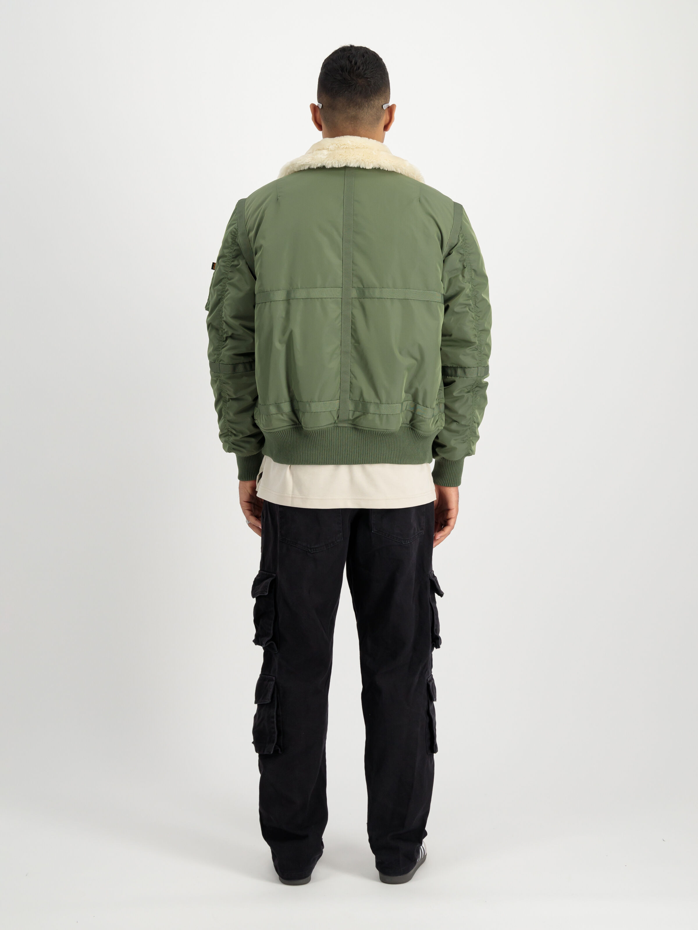 B-15 III TT Two Tone Bomber Jacket sage-green 198122_01_2_model_00002_112992