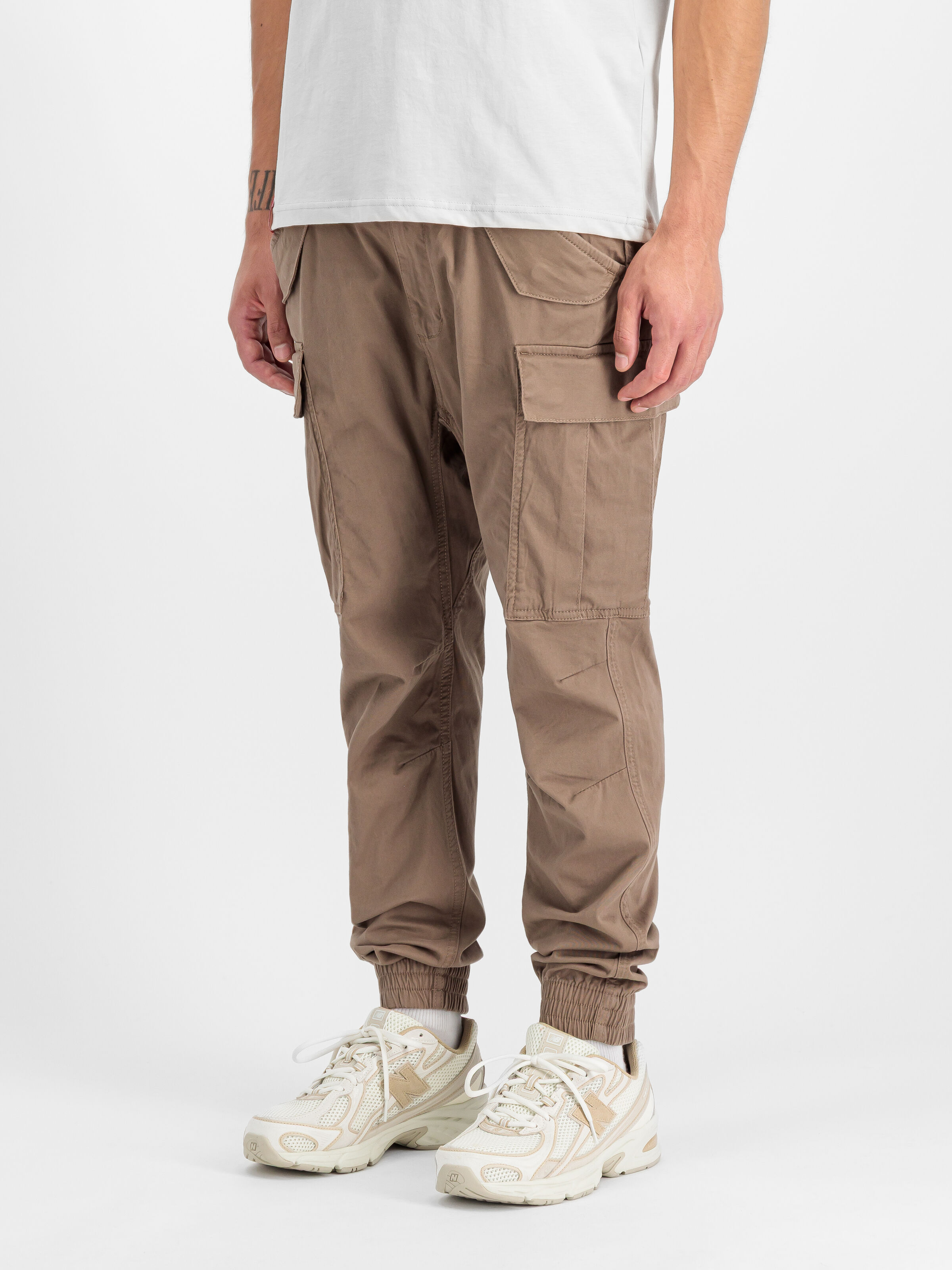 Airman Pant taupe 188201_183_2_model_00002_215020.jpg