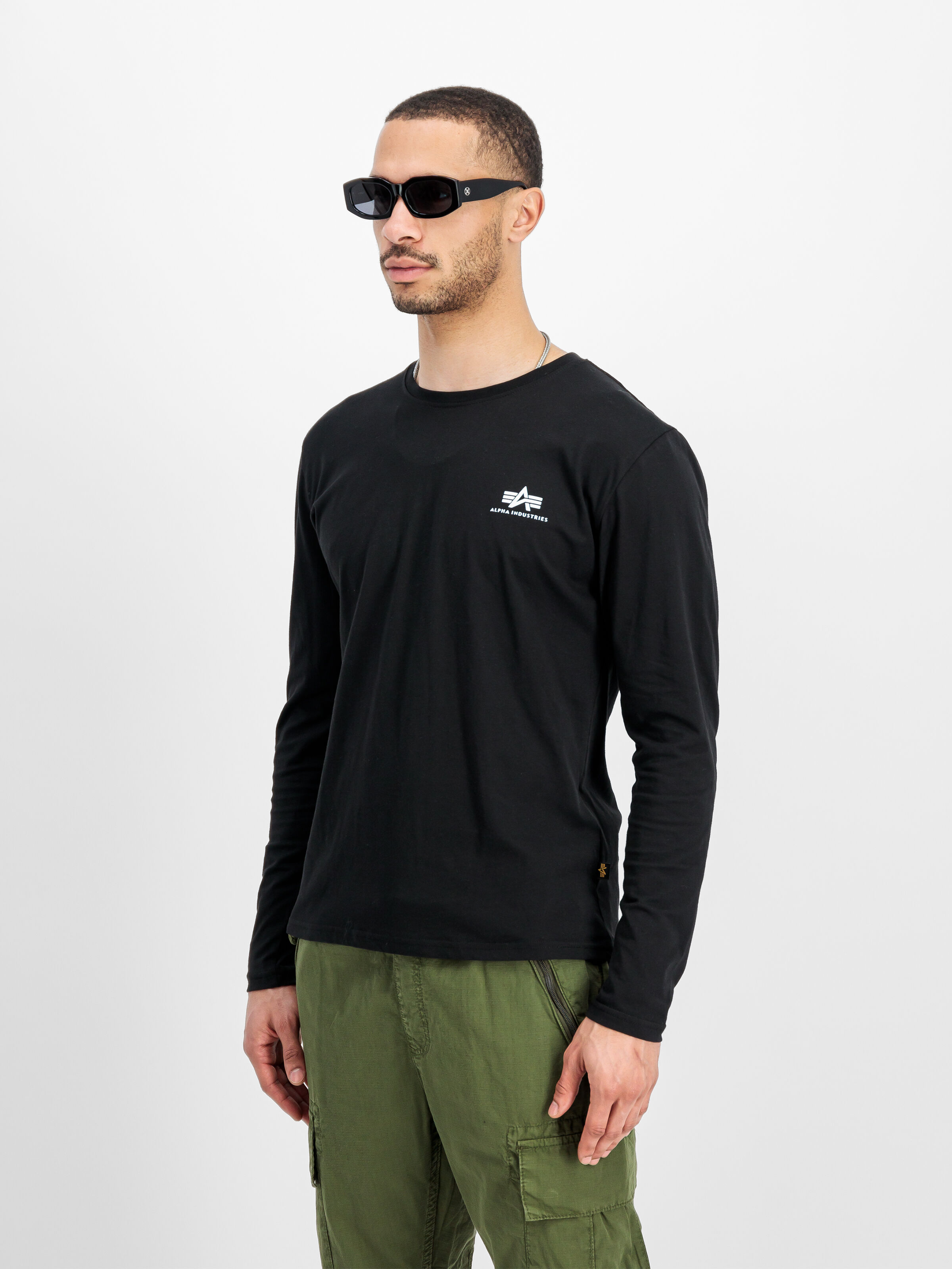 Basic Small Logo Longsleeve black 198517_03_2_model_00003_125369