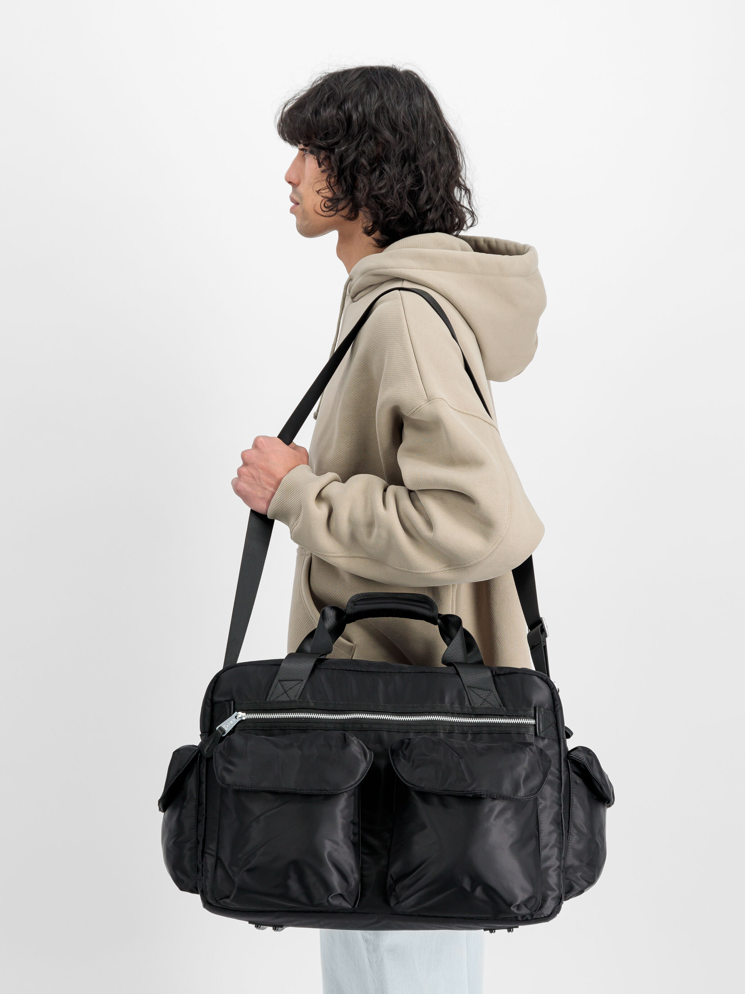 UV Weekend Bag black 148945UV_03_2_model_00001_126654