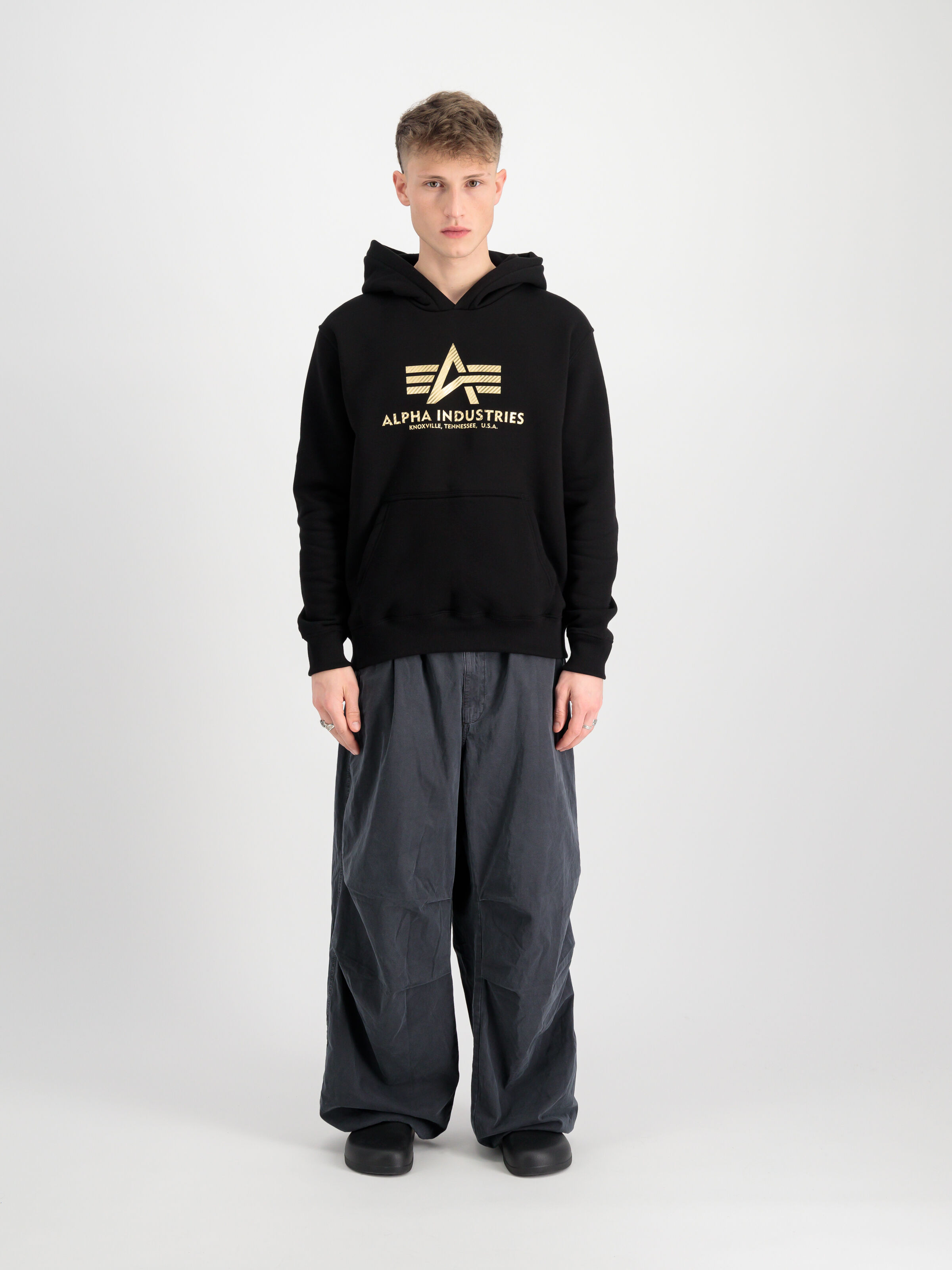 Basic Carbon Hoodie black/gold 146343_365_2_model_00001_129852