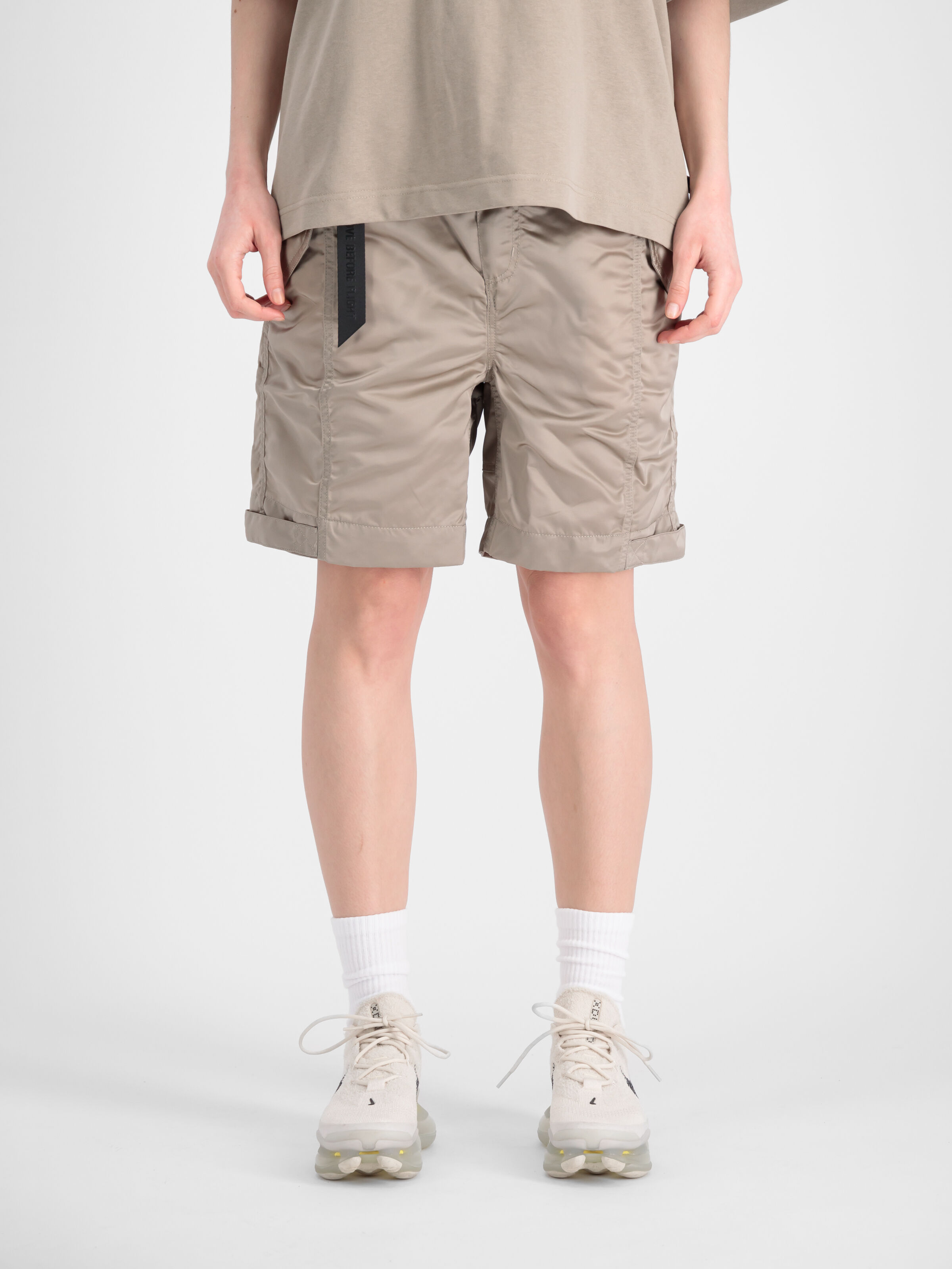 Nylon UV Short vintage sand