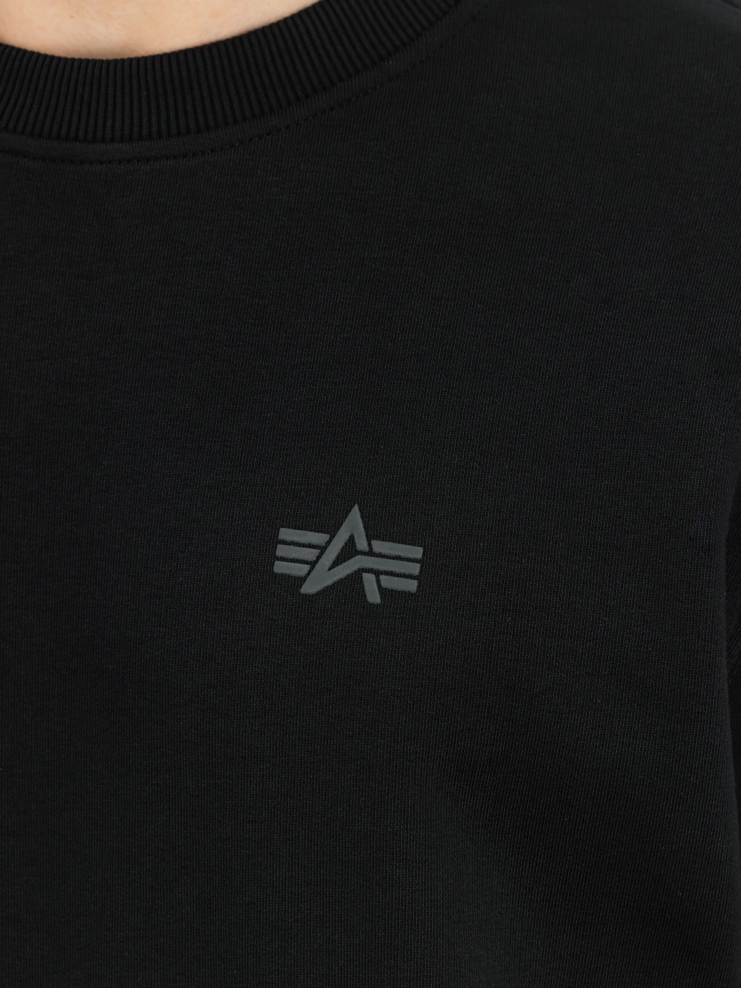 Dye To Match Mid Logo Sweatshirt black 268303_03_3_detail_00001_228757