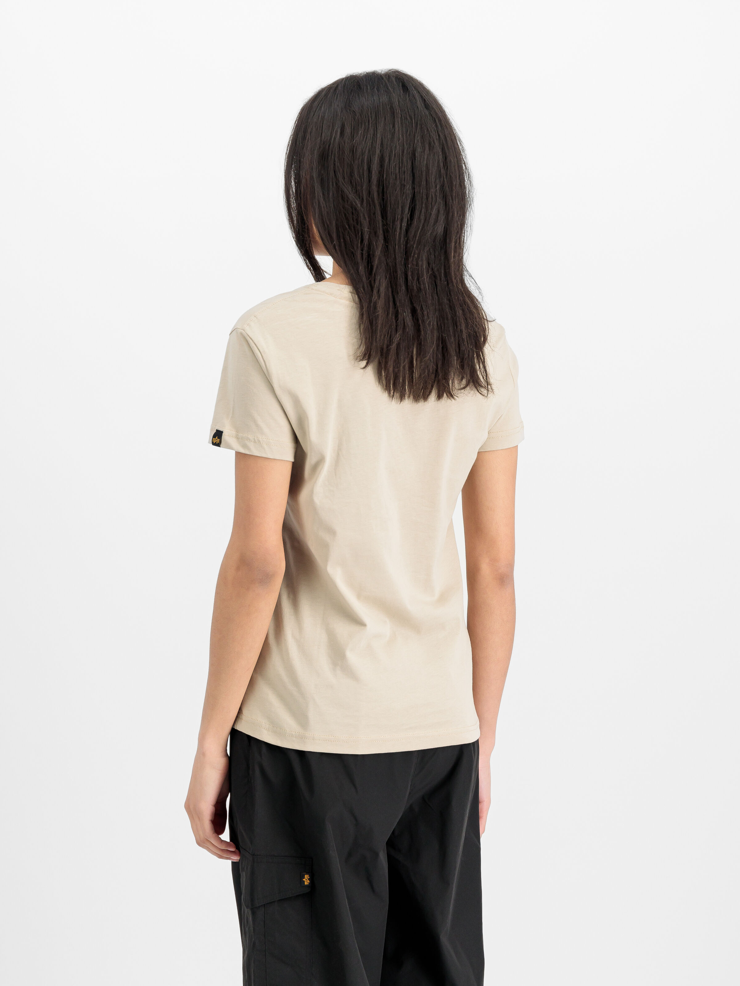 New Basic Big Logo T-Shirt Women organic beige 196051_627_2_model_00003_167011