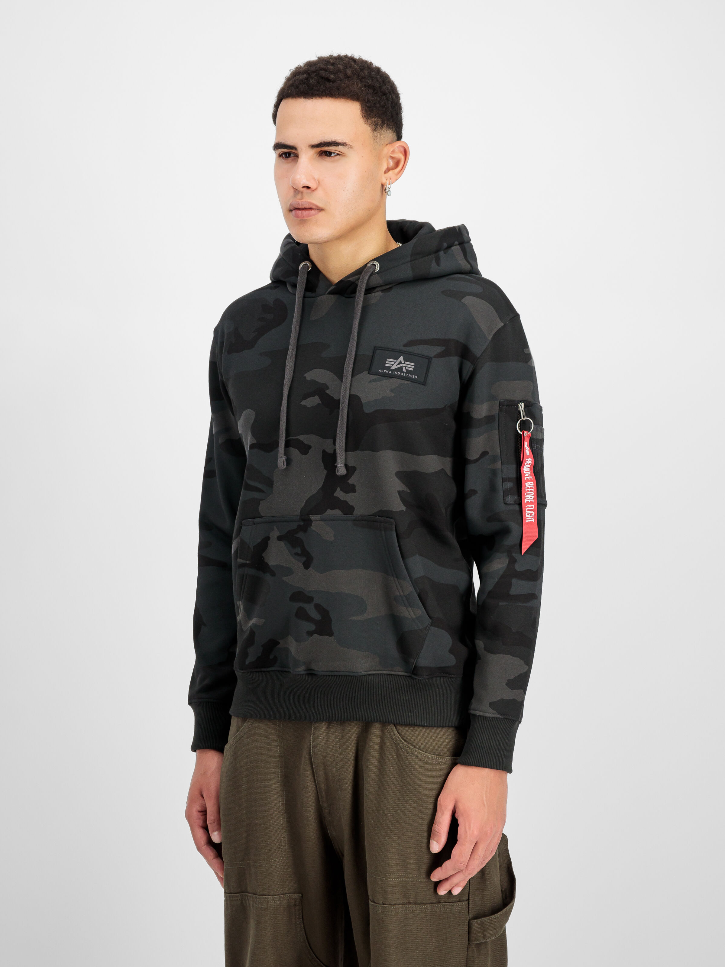 Backprint Camo Hoodie black camo 178318C_125_2_model_00002_184003