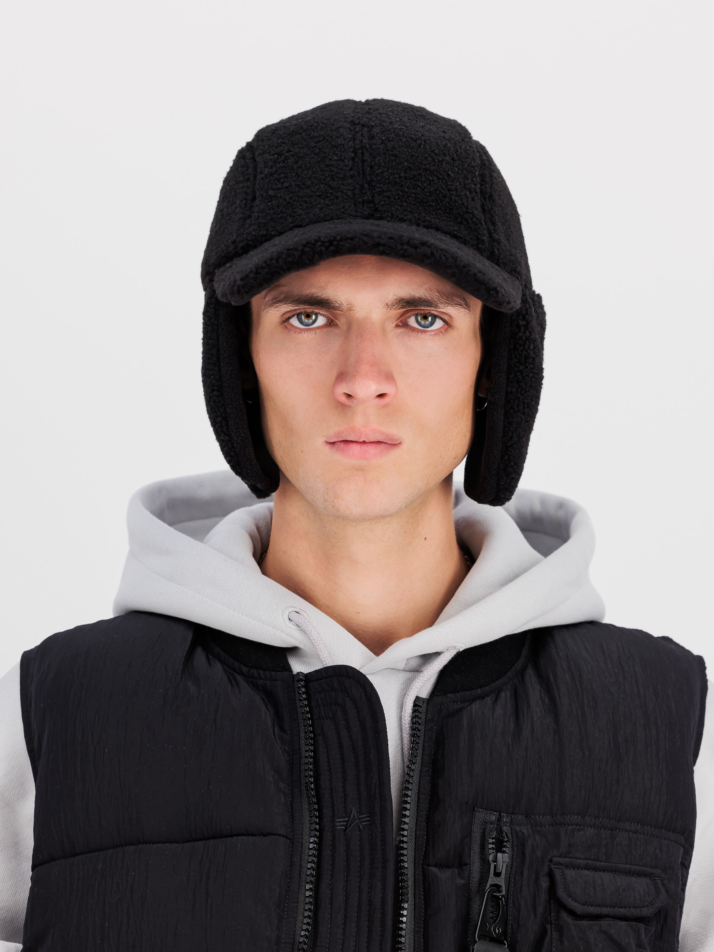 UV Ear Muff Cap black 148906UV_03_2_model_00001_113396
