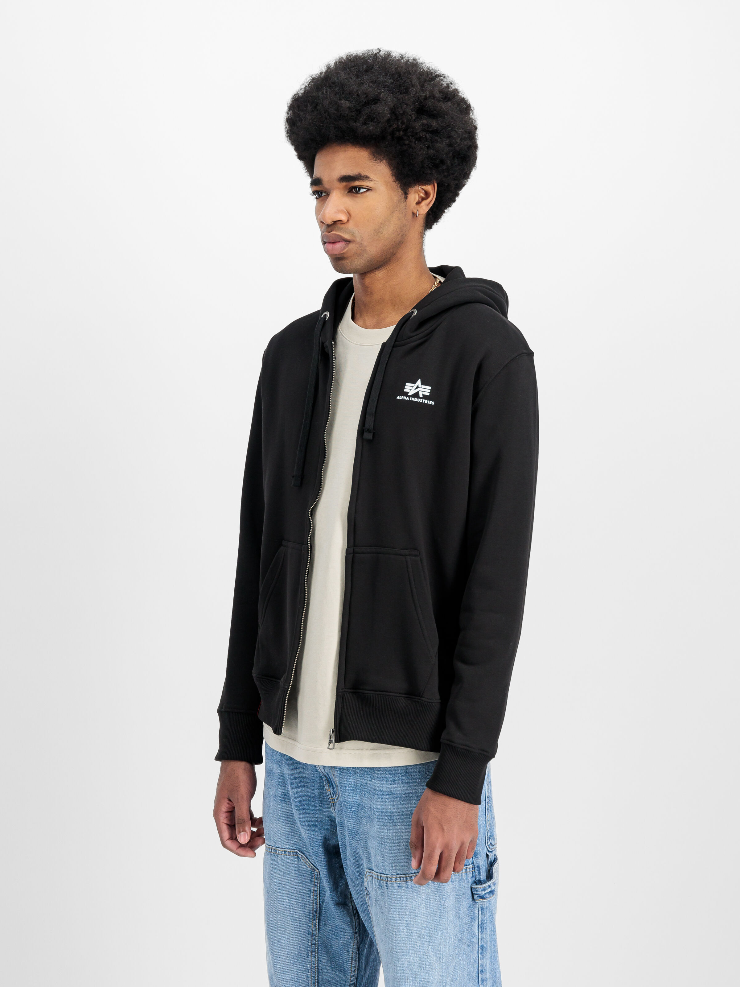 Basic Small Logo Zip Hoodie black 118342_03_2_model_00003_130687