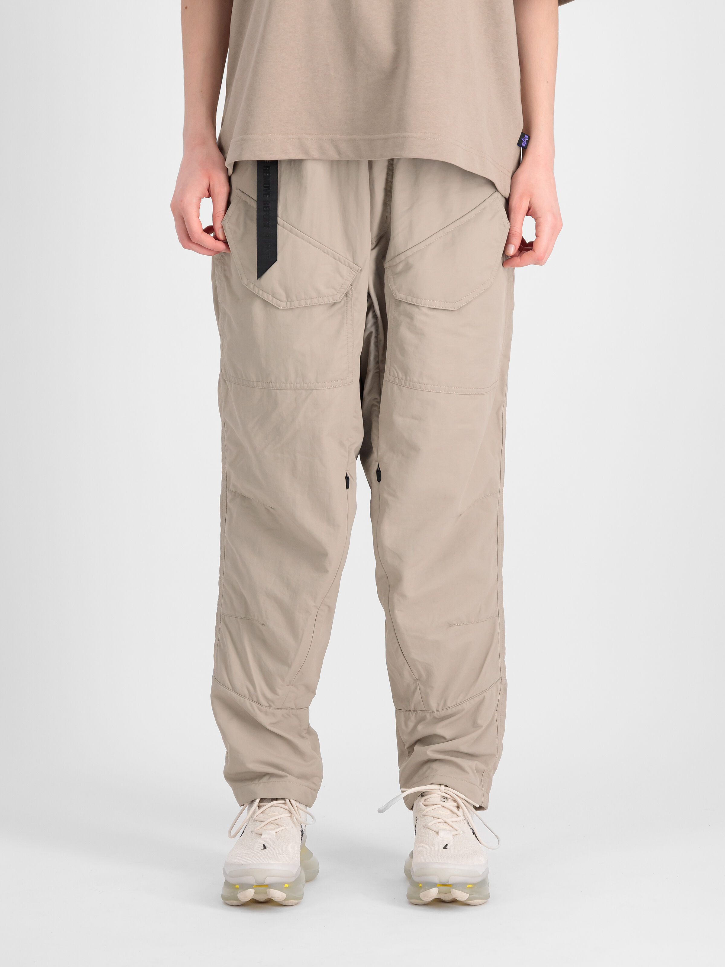 Utility UV Pant vintage sand 146206UV_679_2_model_00003_102937.jpg
