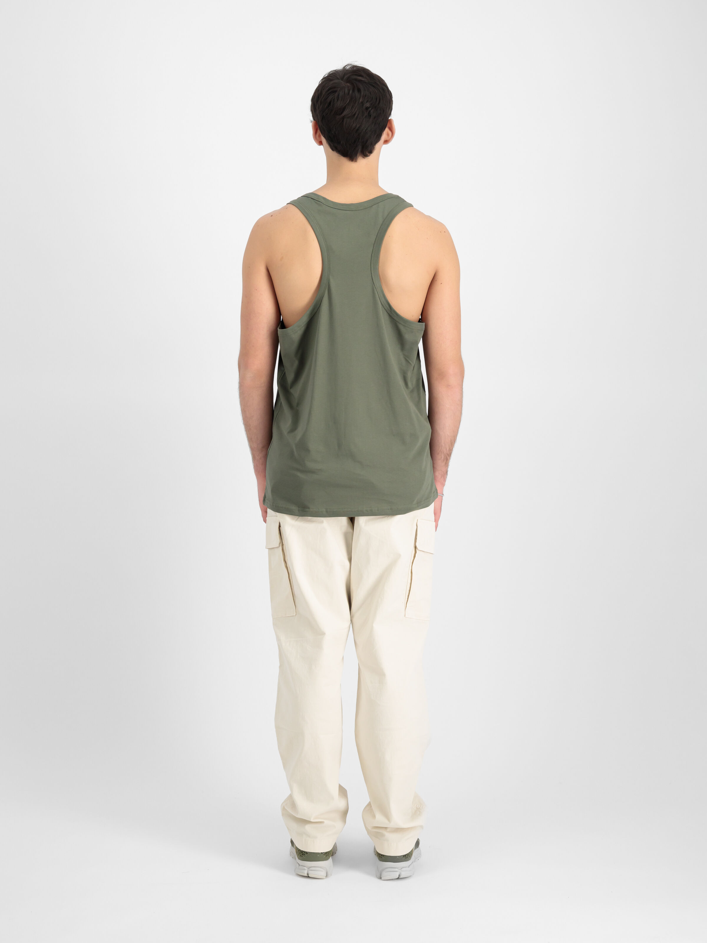 Basic BB Big Logo Tank dark olive 116513_142_2_model_00002_111157