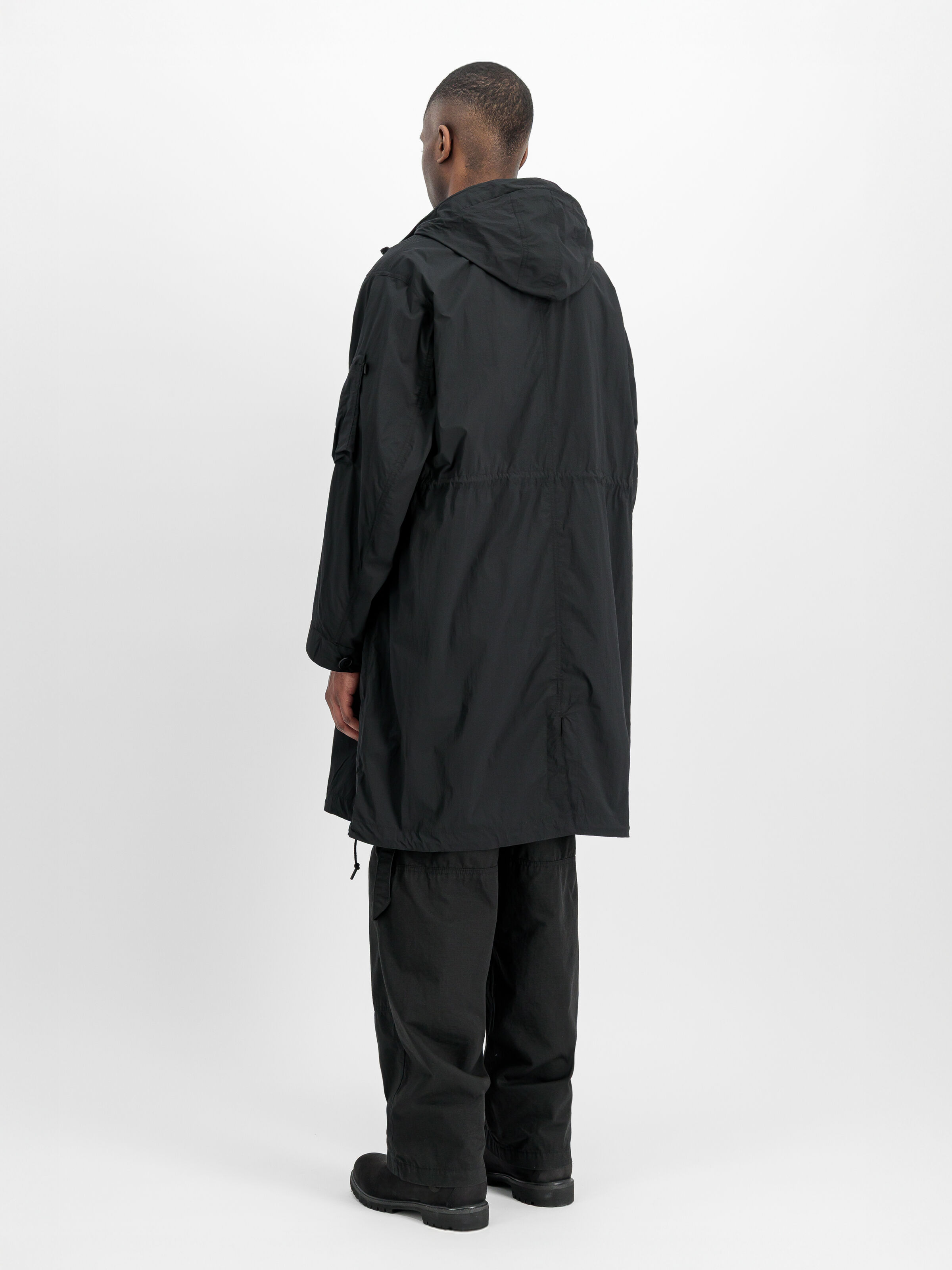 ALPHA x WHITE MOUNTAINEERING Fishtail Parka black 266128_03_2_model_00003_226892