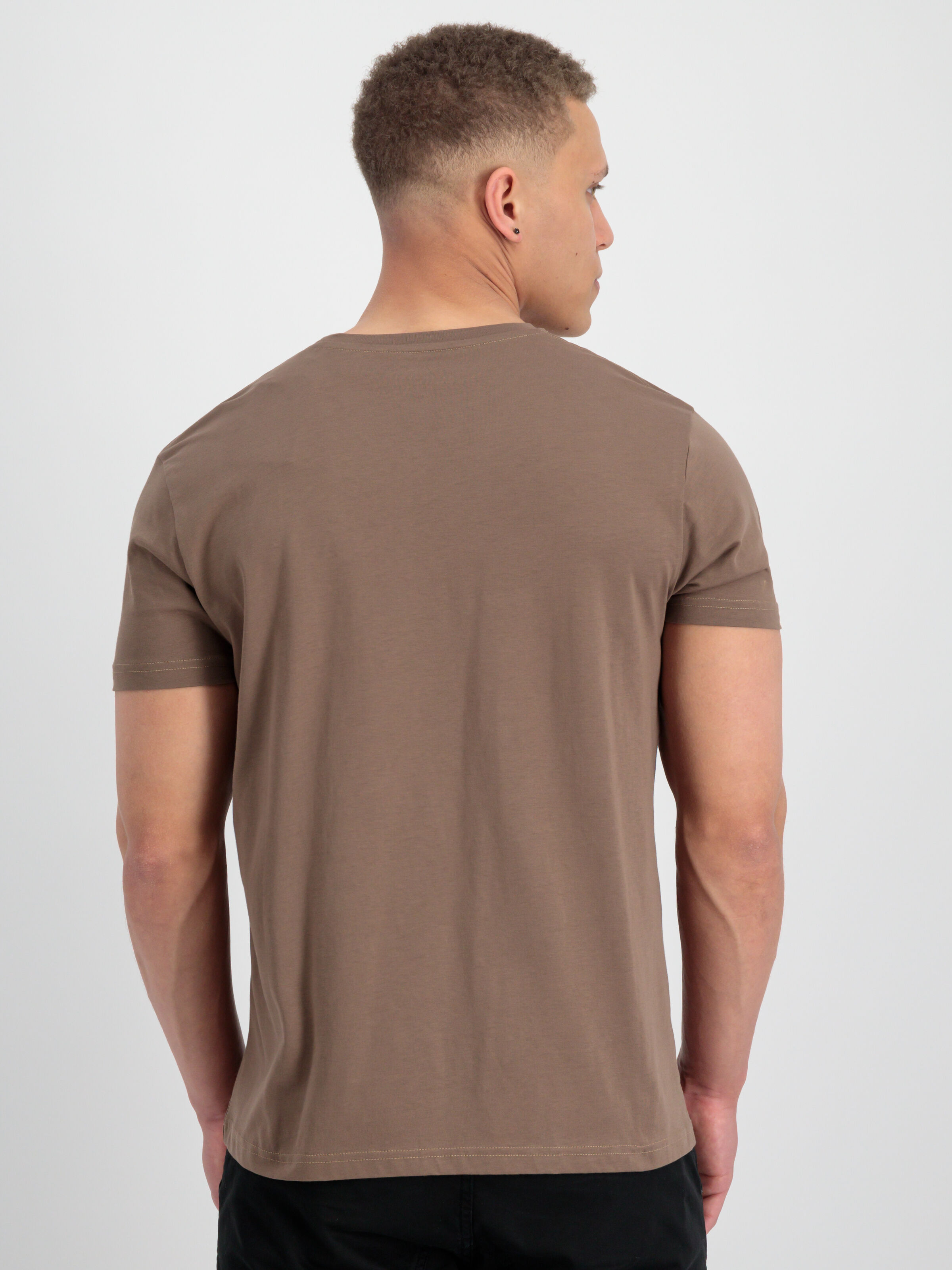 Basic Small Logo T-Shirt taupe 188505_183_alpha_industries_basic_t_small_logo_00002_182605