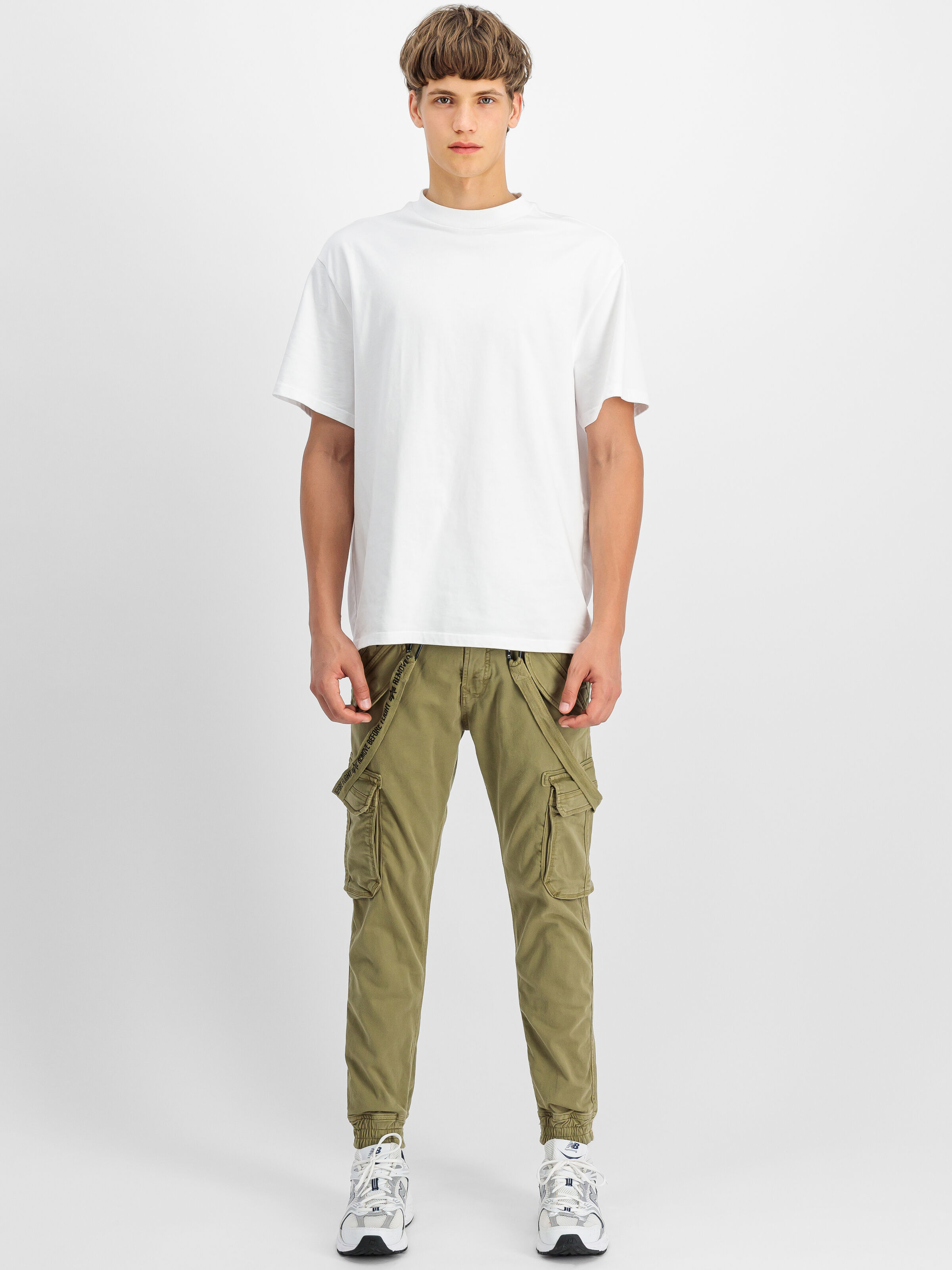 Utility Pant olive 128202_11_2_model_00001_218099