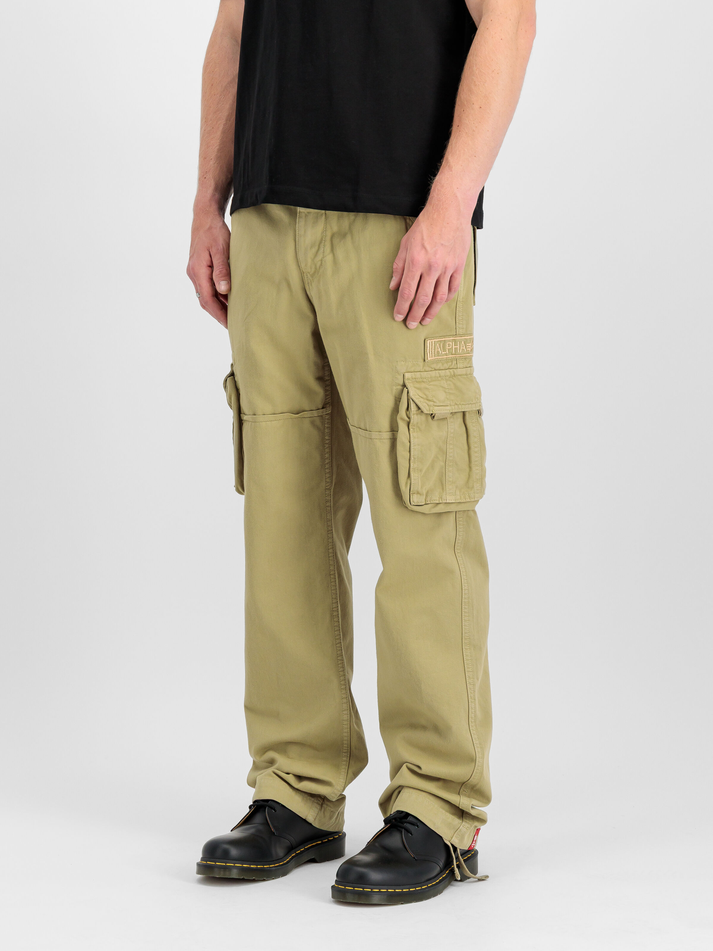 Jet Pant light olive 101212_82_2_model_00002_190656.jpg