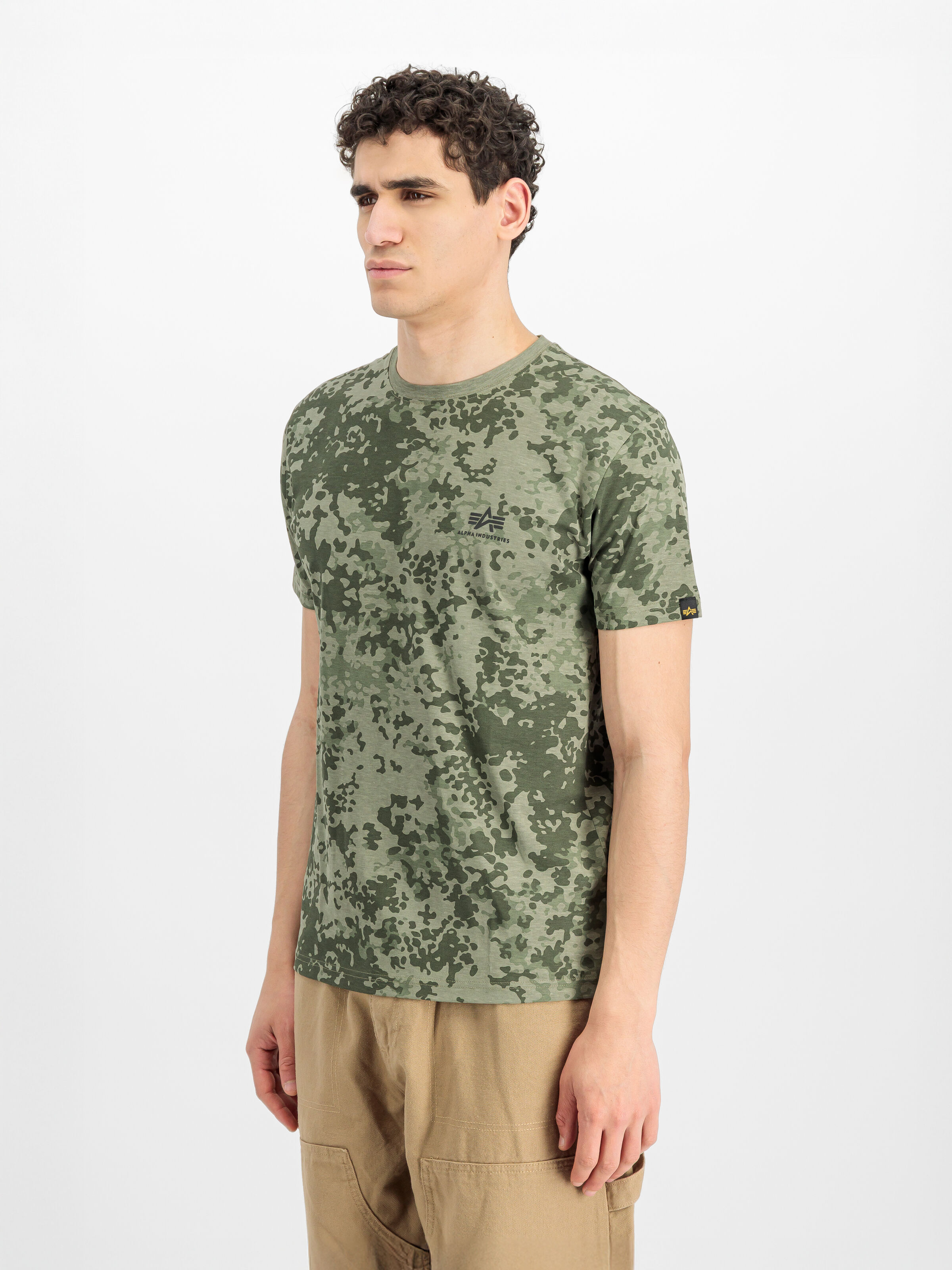Basic Small Logo Camo T-Shirt M48 forest camo 188505C_905_2_model_00002_228495