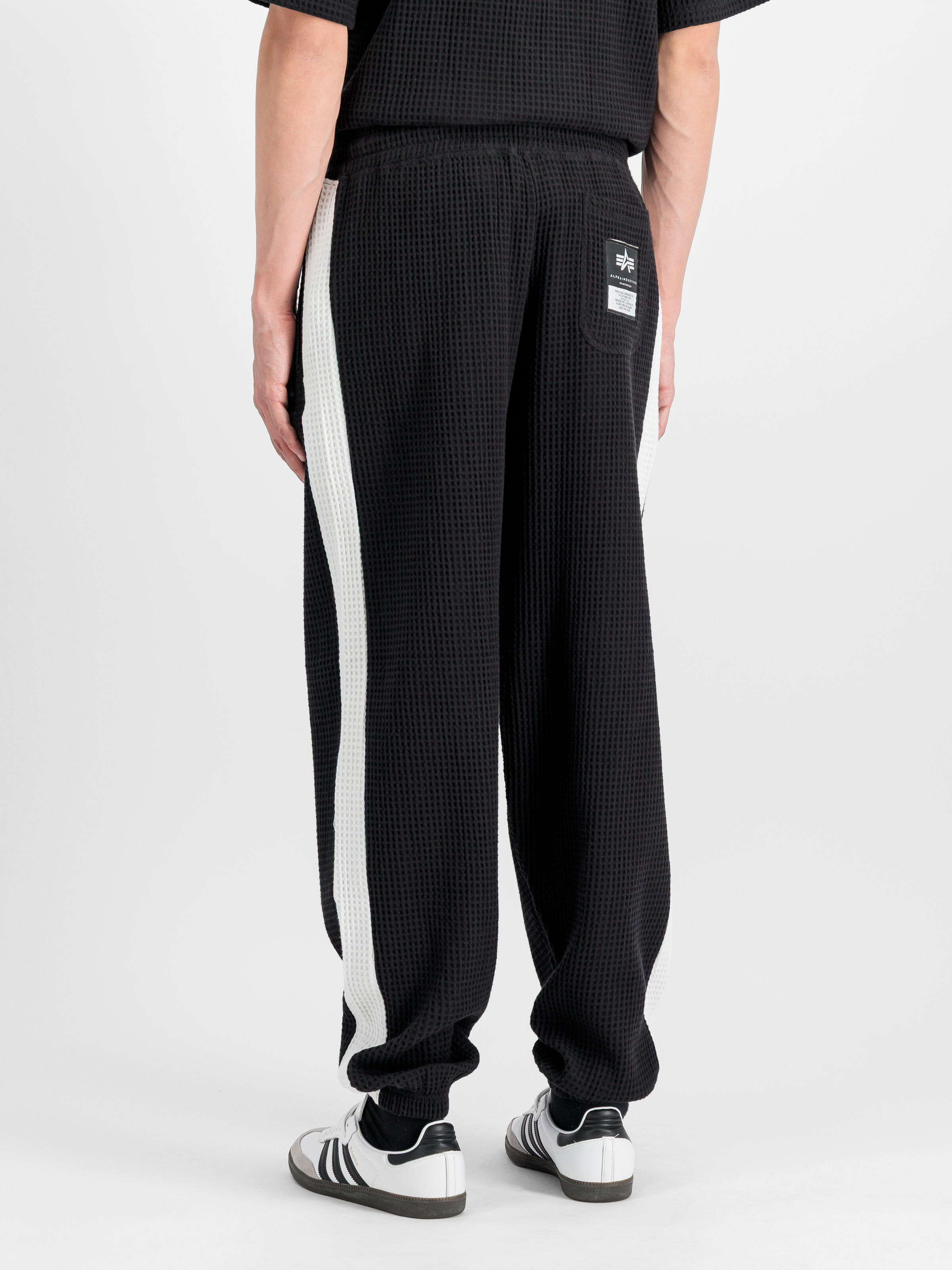 Studio Waffle Jogger black 258360_03_2_model_00003_172828