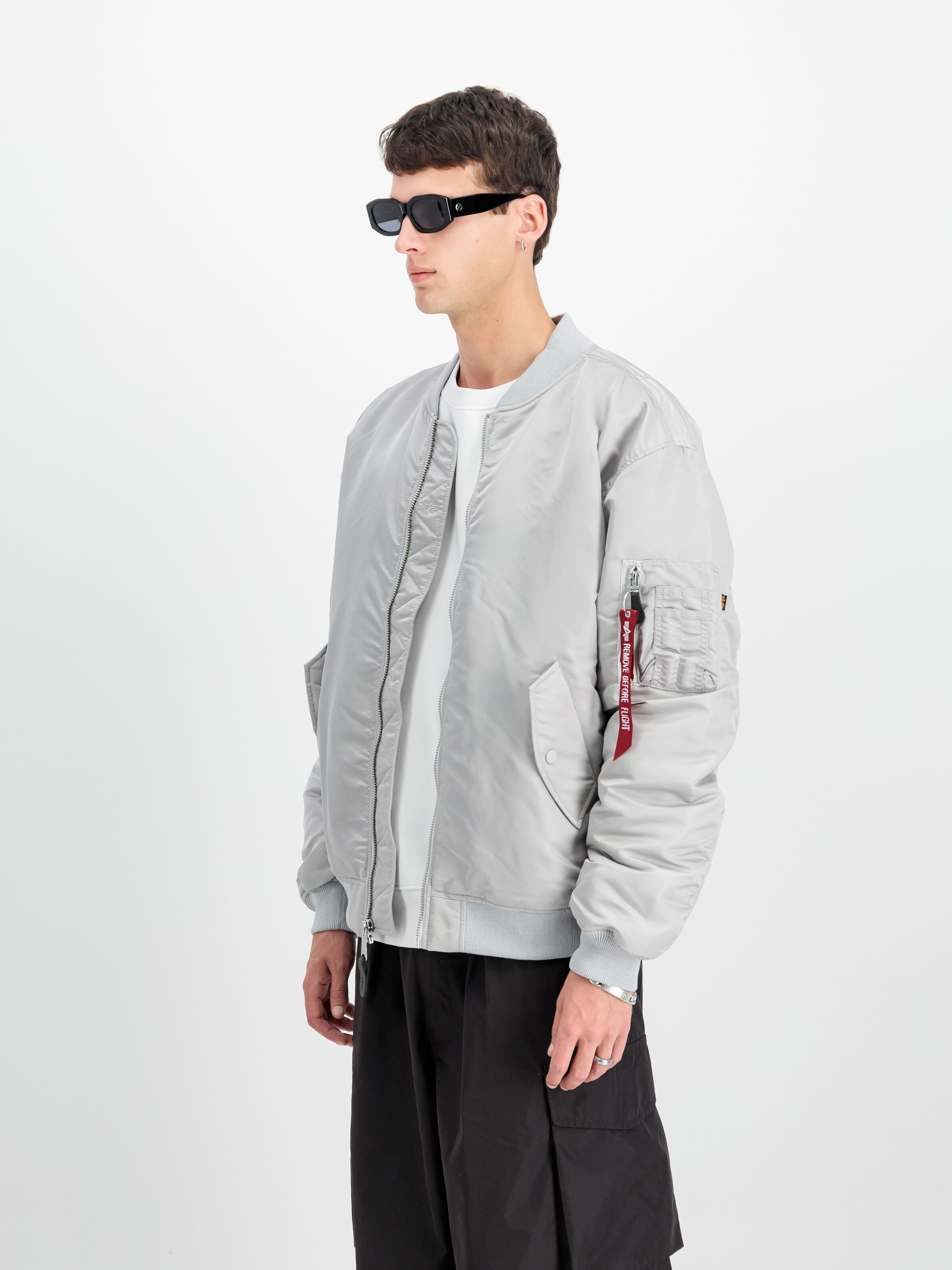 MA-1 CS Bomber Jacket pastel grey 136136_666_2_model_00003_122316