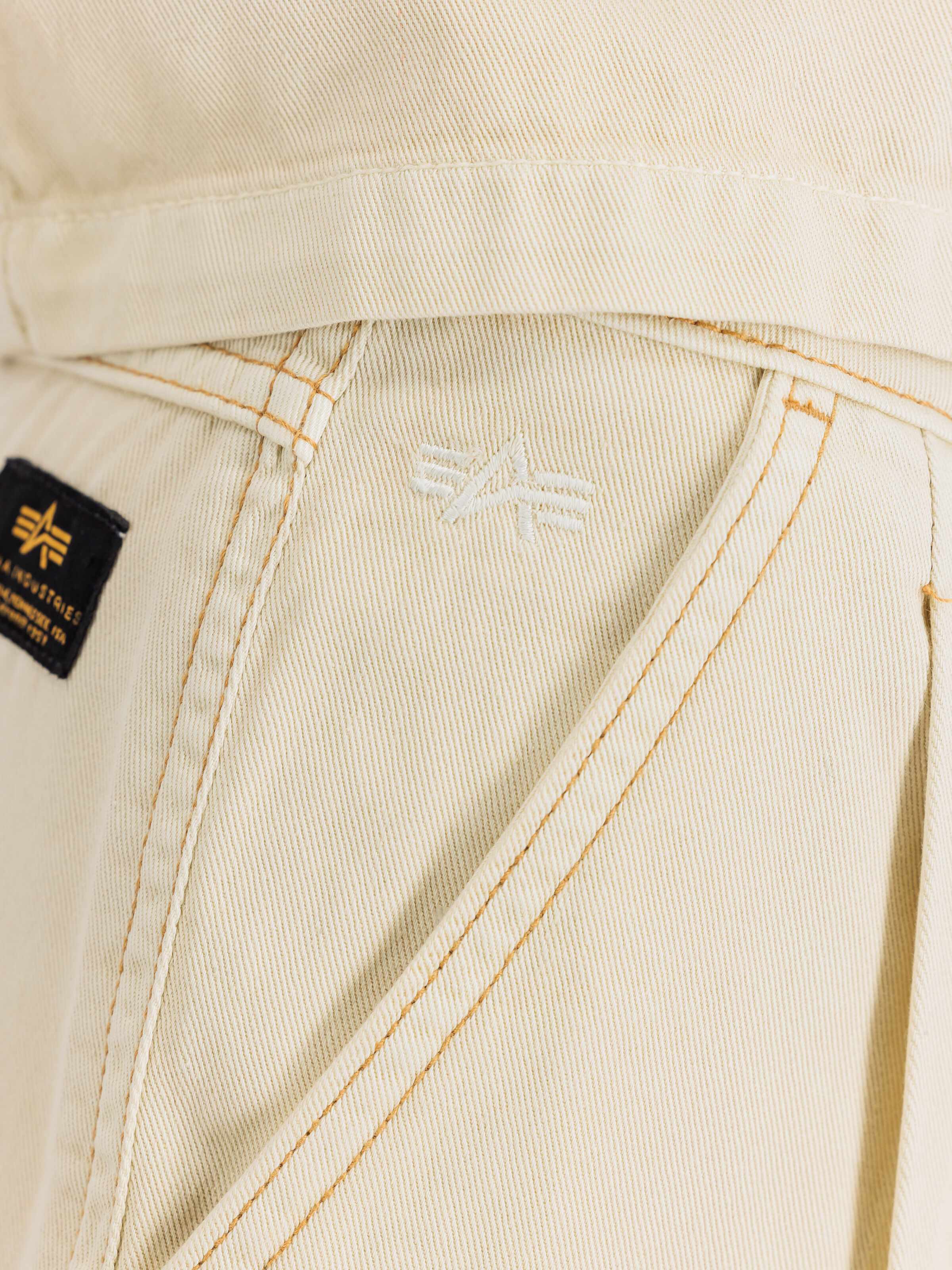 Sailor Cargo Short Women vintage white 156024_300_3_detail_00001_144791