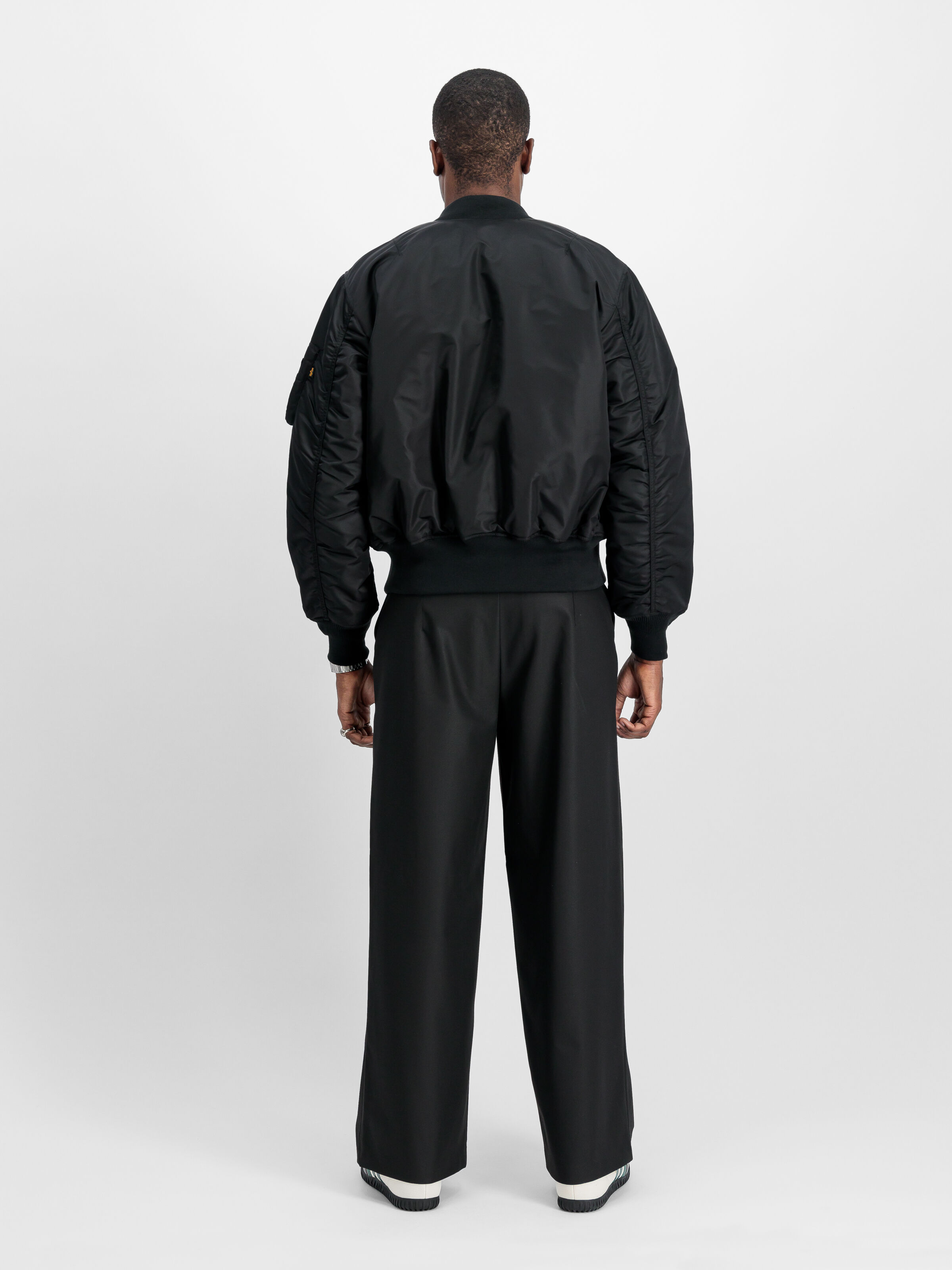 MA-1 Heritage Bomber Jacket black 100101_03_2_model_00002_100910