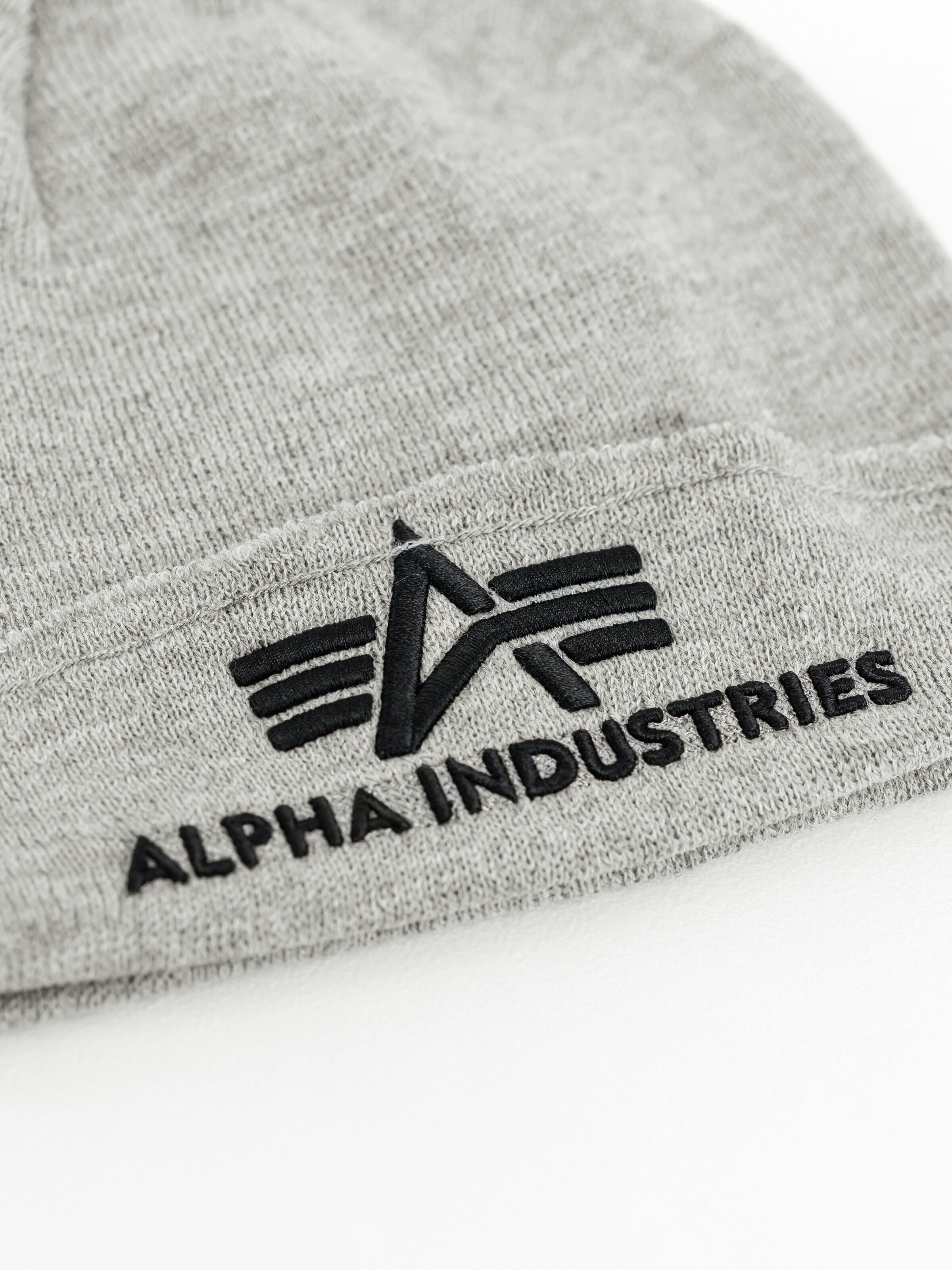 ALPHA x PROTOTYPES Raw Reverse Embroidery Beanie grey heather 258956_17_3_detail_00001_224496