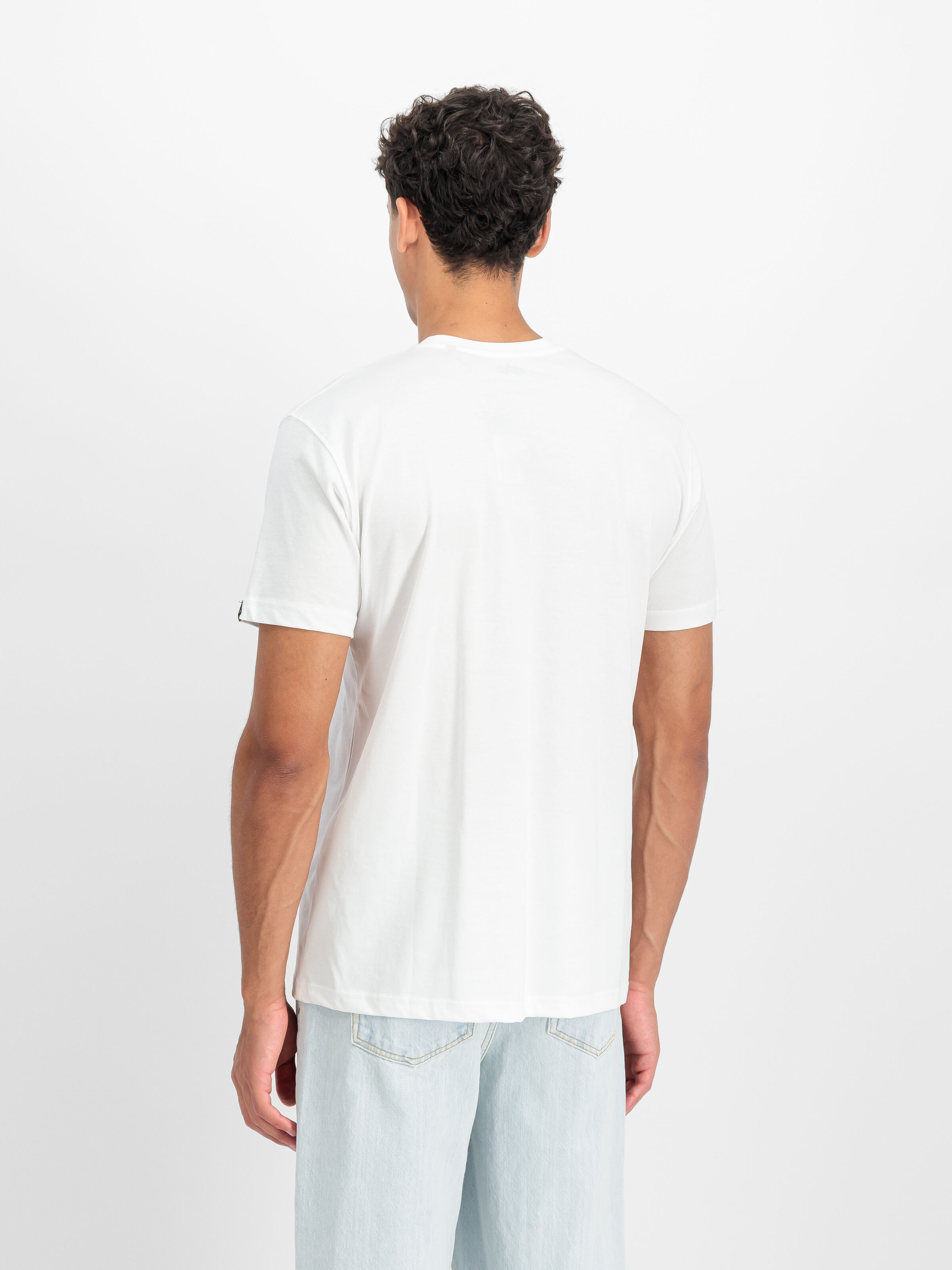 Basic Big Logo Effect Print T-Shirt white 100501EP_09_2_model_00003_197289