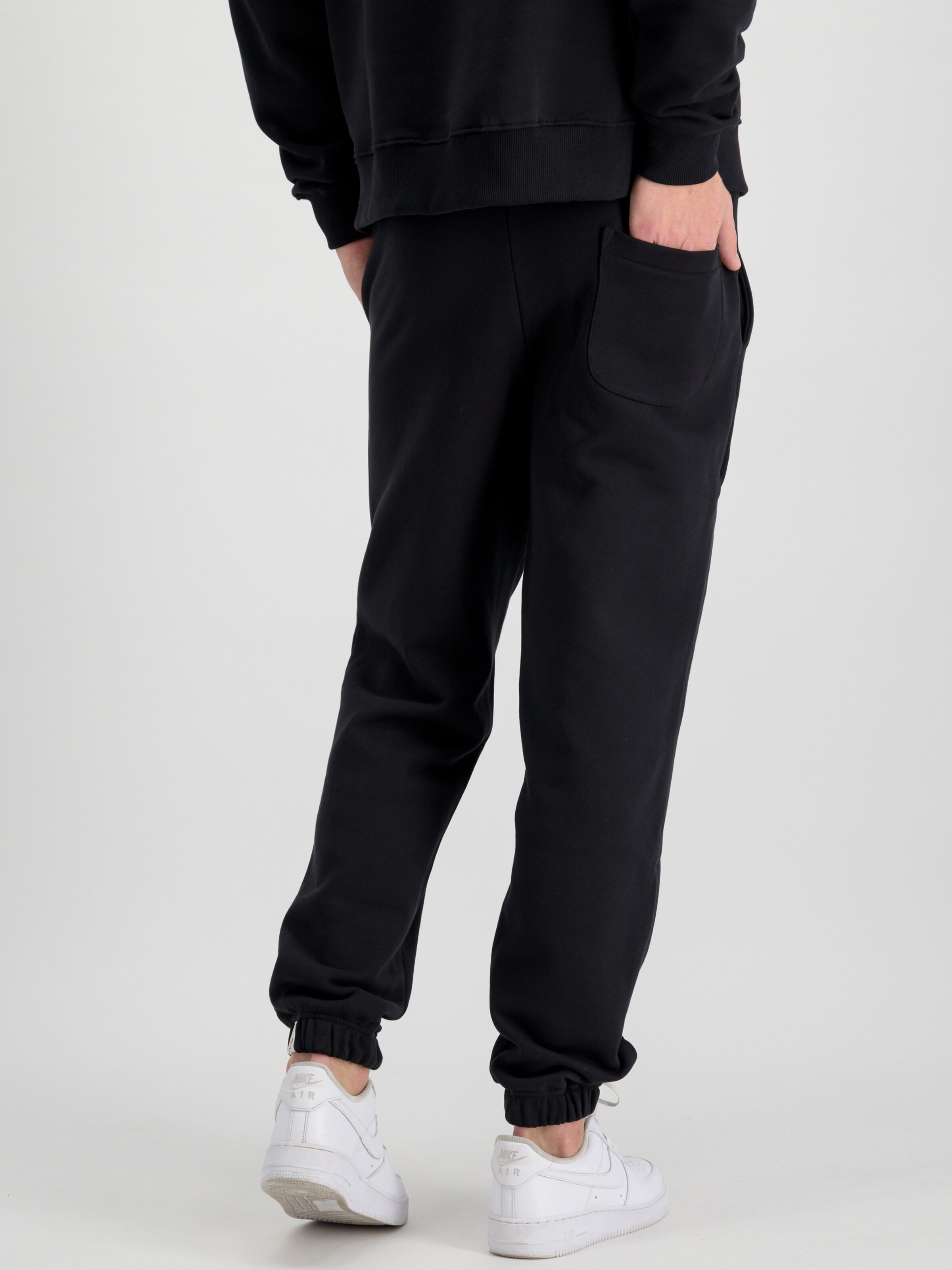Organics Embroidery Regular Jogger organic black 106364_649_alpha_industries_organics_emb_regular_jogger_005_182927