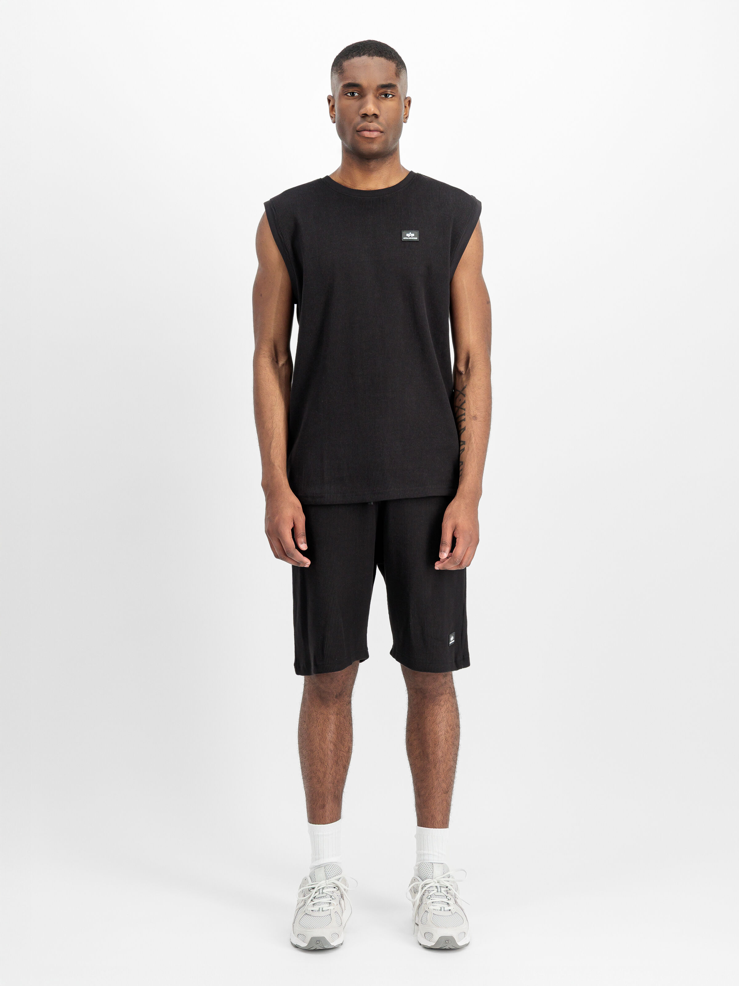 Waffle Small Logo Tank black 266563_03_2_model_00001_226136
