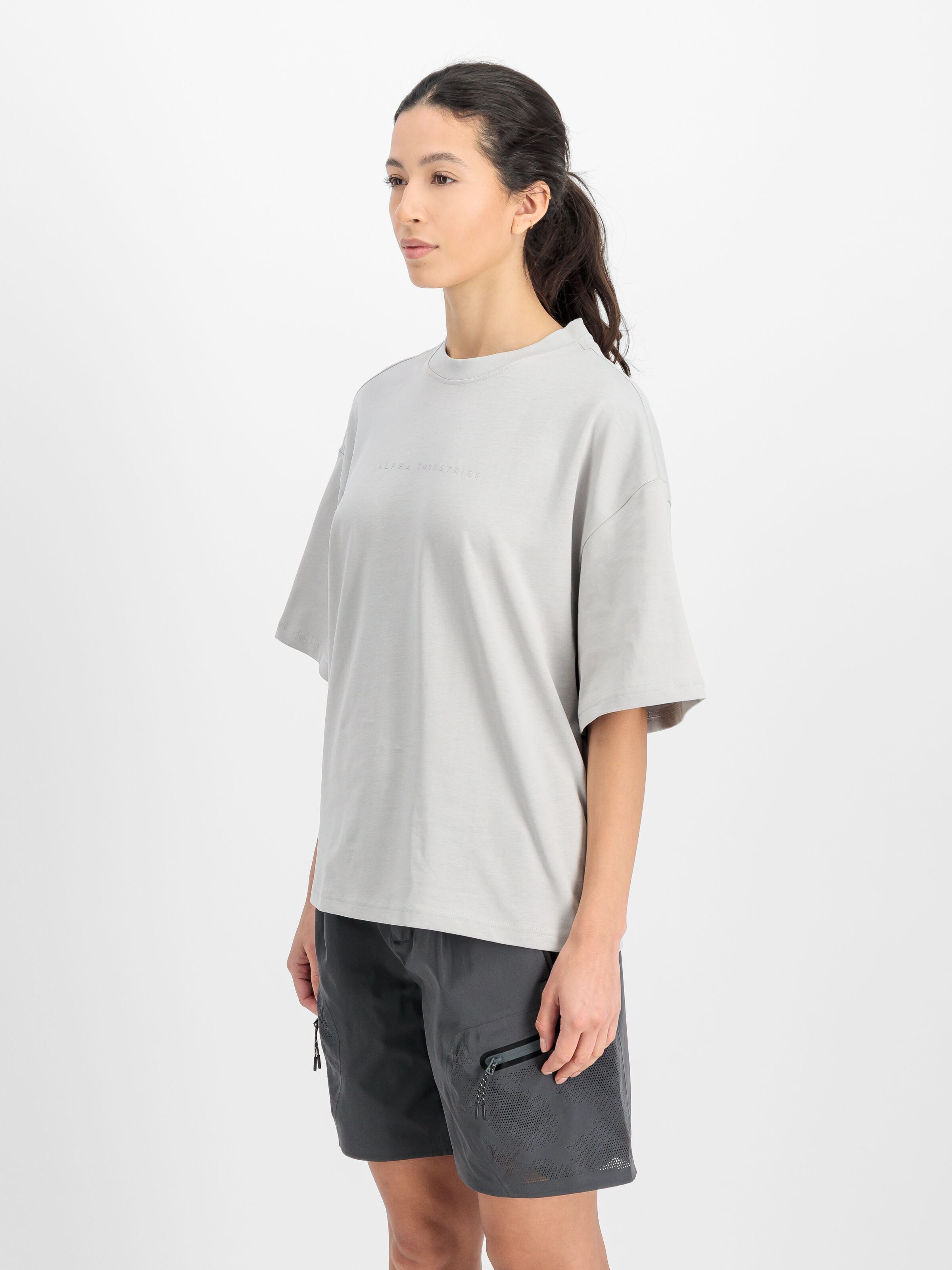 Base T-Shirt pastel grey 756503_666_2_model_00003_155098