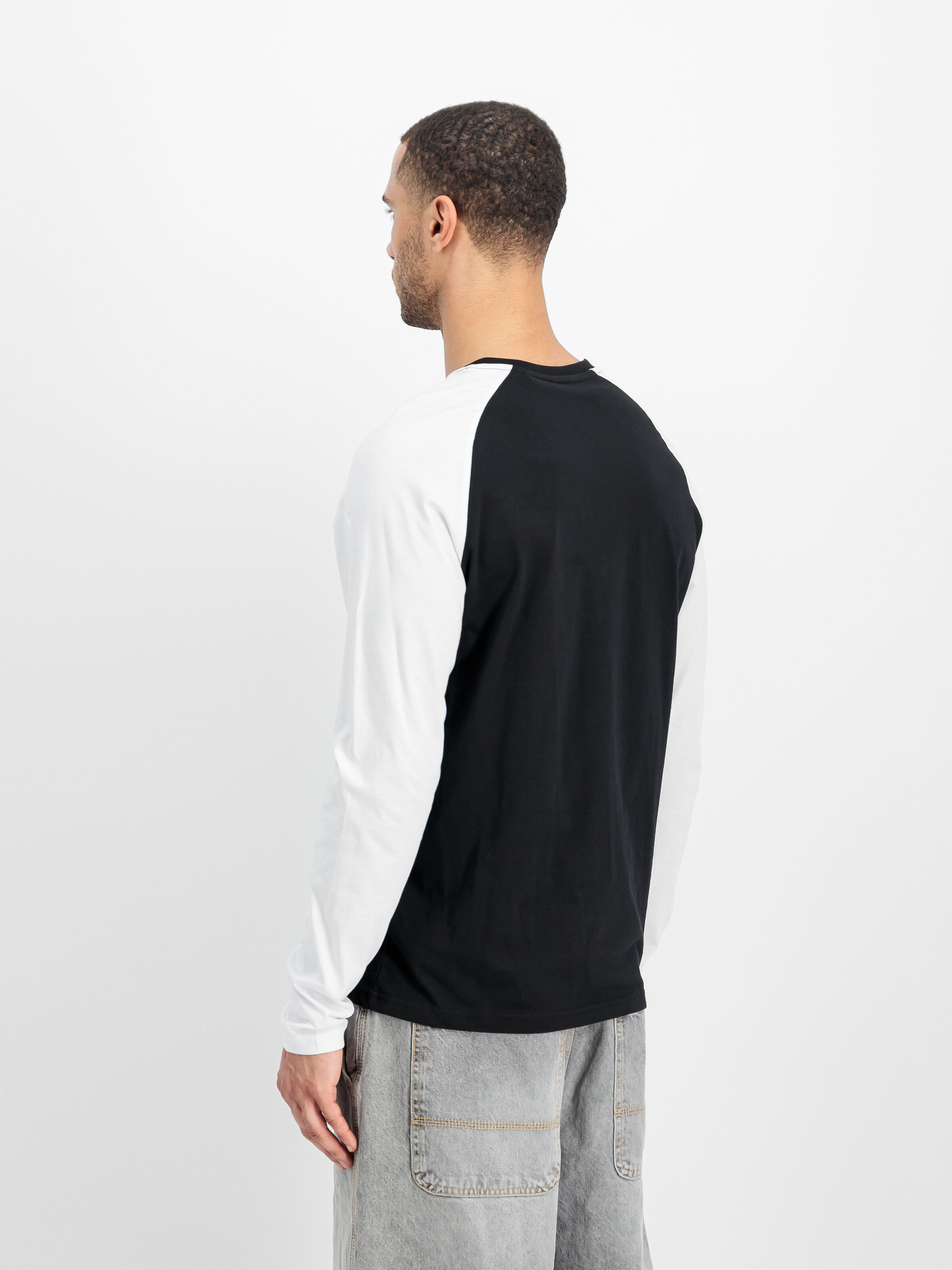 Basic Longsleeve black/white 176531_95_2_model_00004_125735