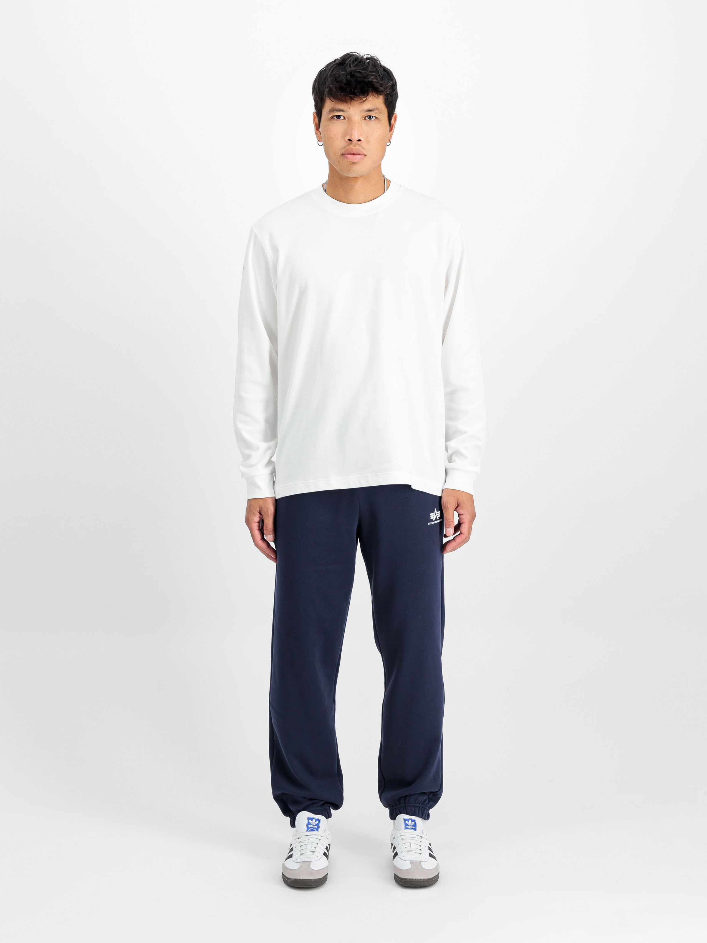Basic Small Logo II Jogger ultra navy 156370_697_2_model_00001_118077