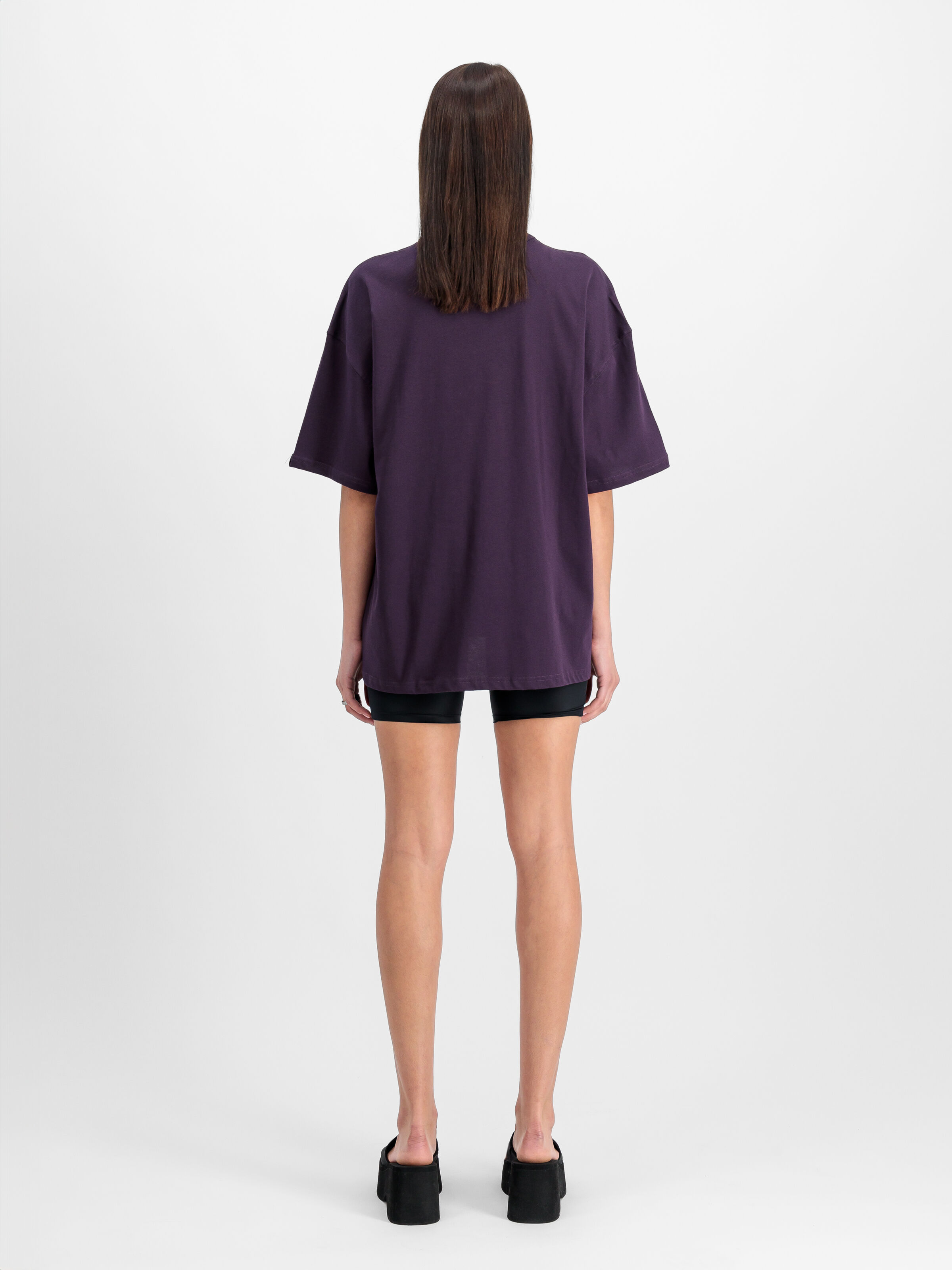 Alpha Essentials Rubber Logo T-Shirt Women Plum 146061_719_2_model_00002_103846