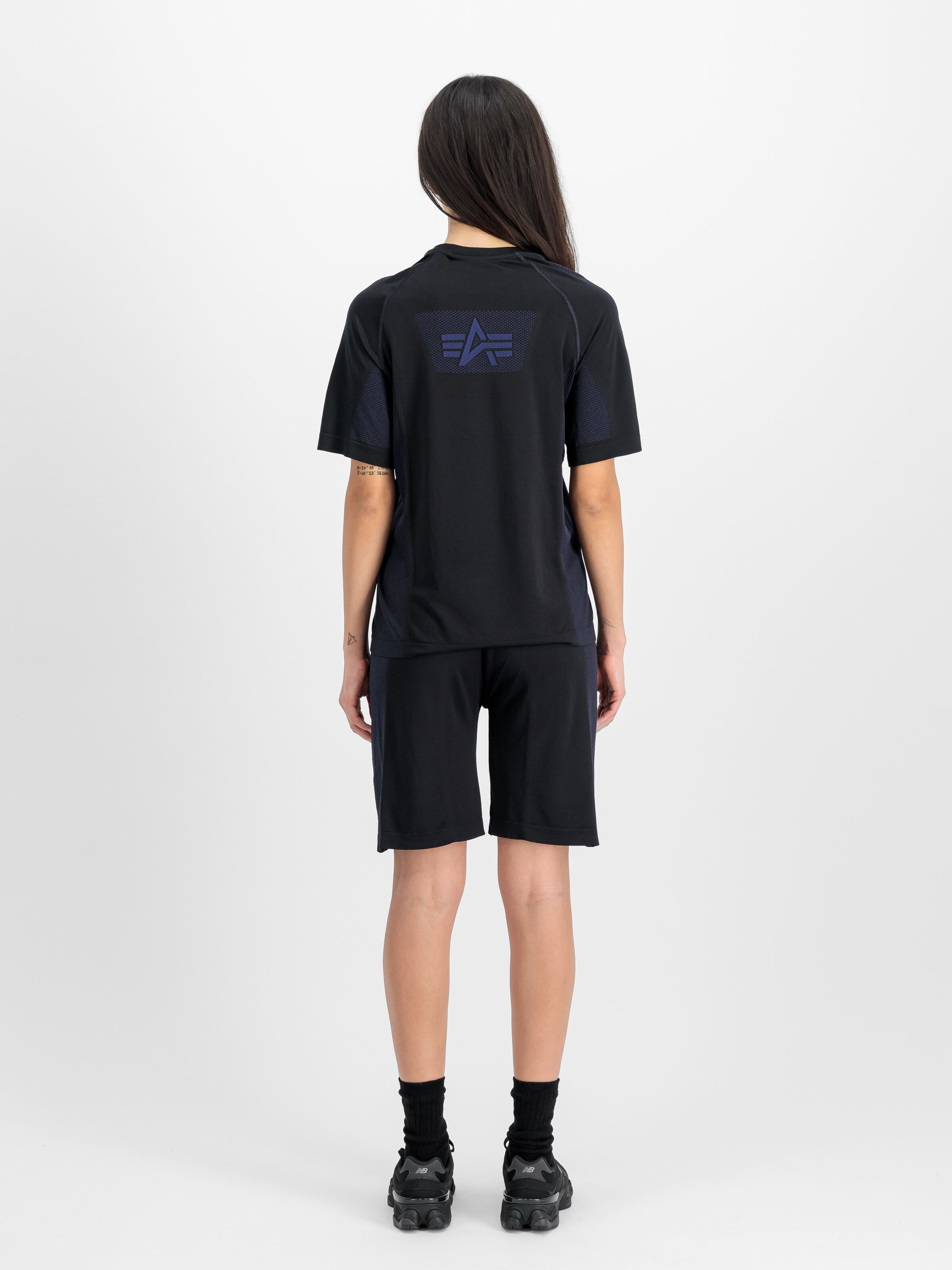 Seamless Short black 756361_03_2_model_00002_155163