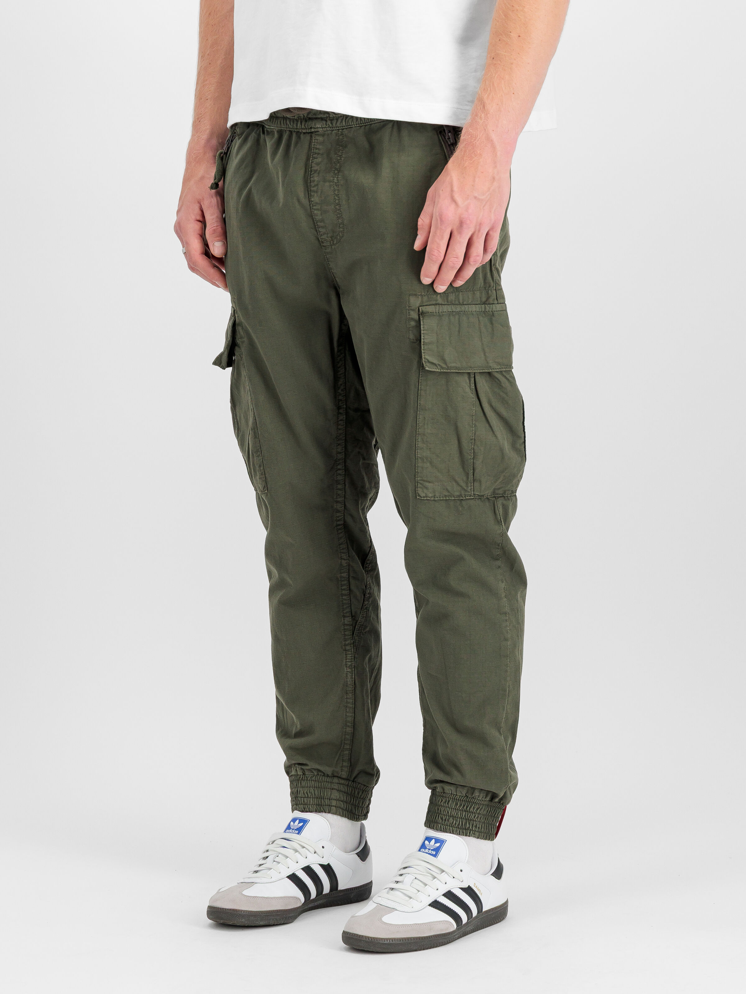 Ripstop Jogger Pant greyblack 116201_136_2_model_00002_190726.jpg